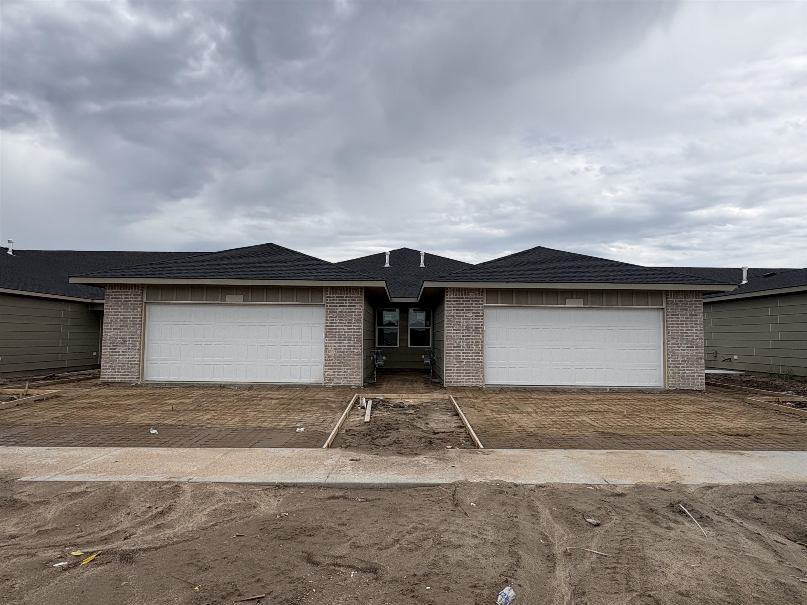 2908 S Denene St Property Photo 12