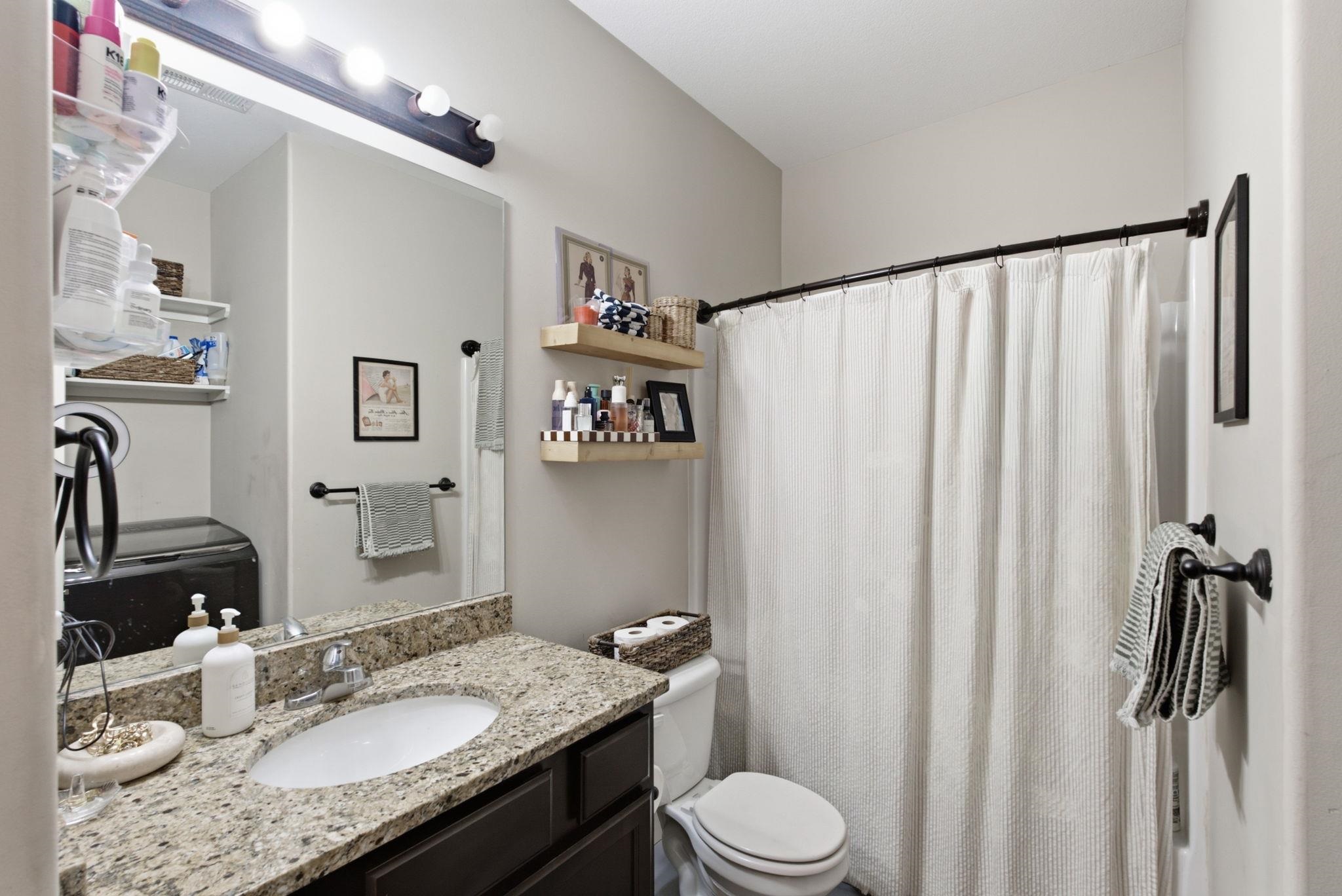 901-903 W Onewood Pl Property Photo 19