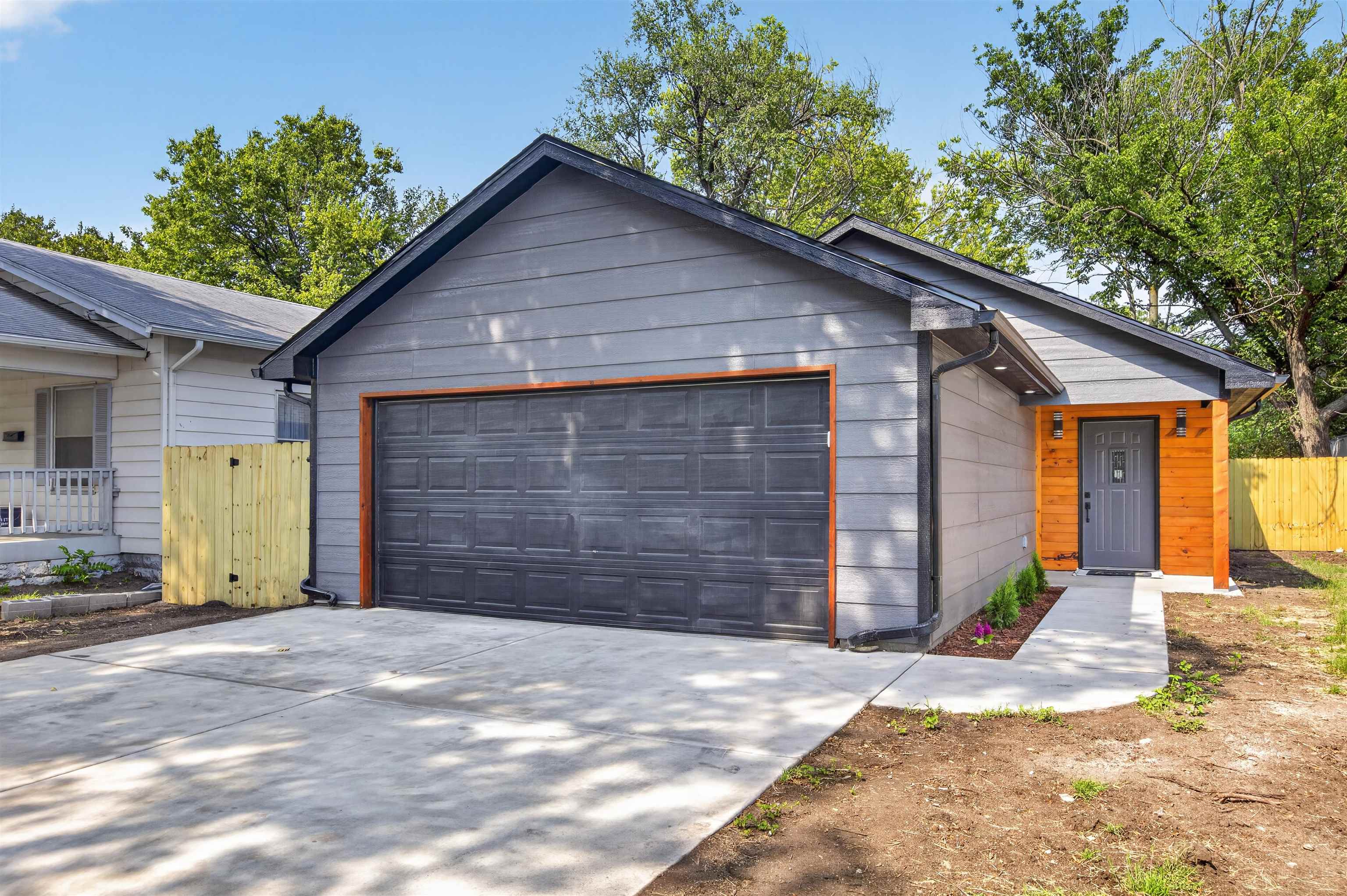 1639 S Lulu Property Photo 1