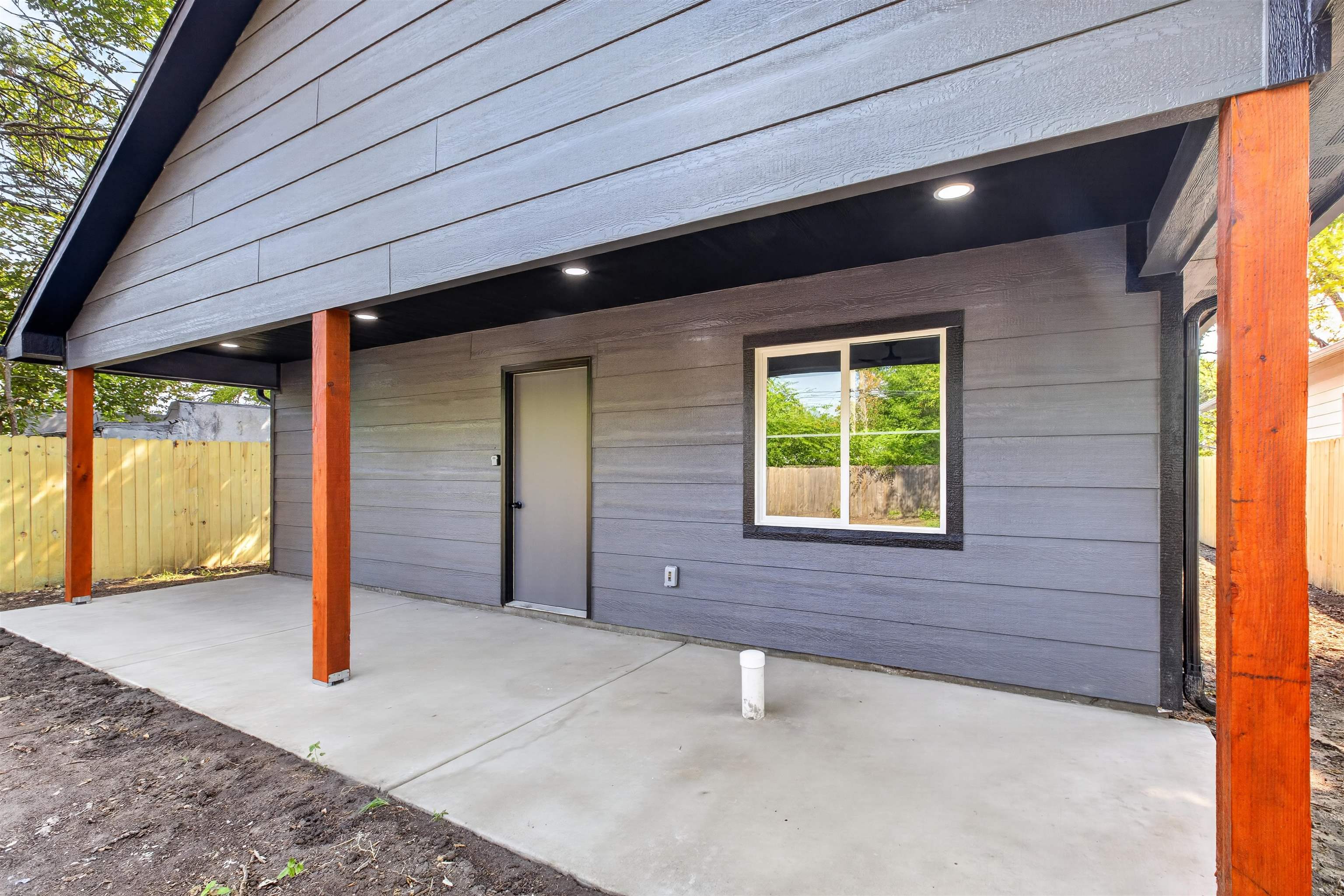 1639 S Lulu Property Photo 32