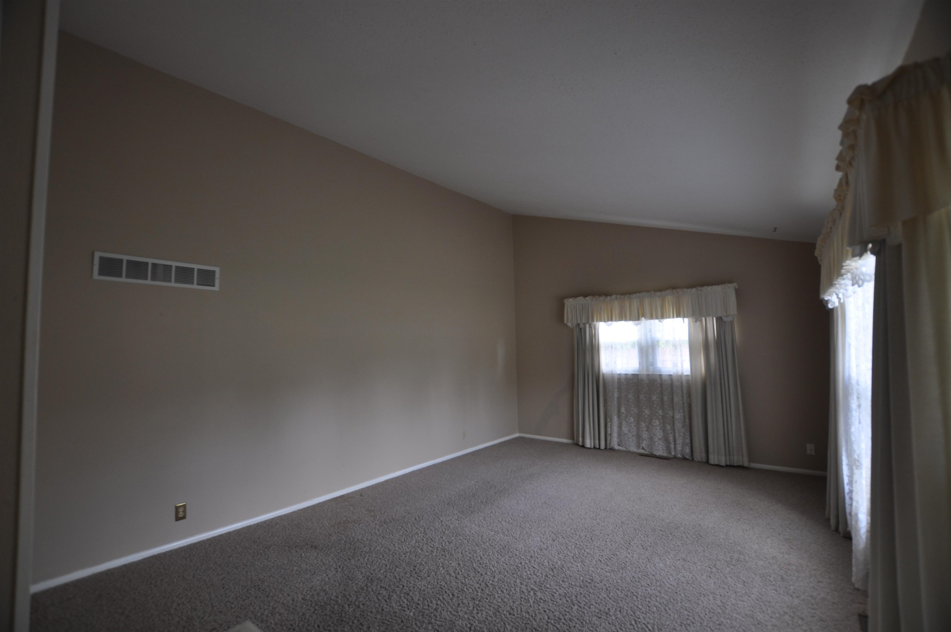 5925 Memphis Property Photo 2