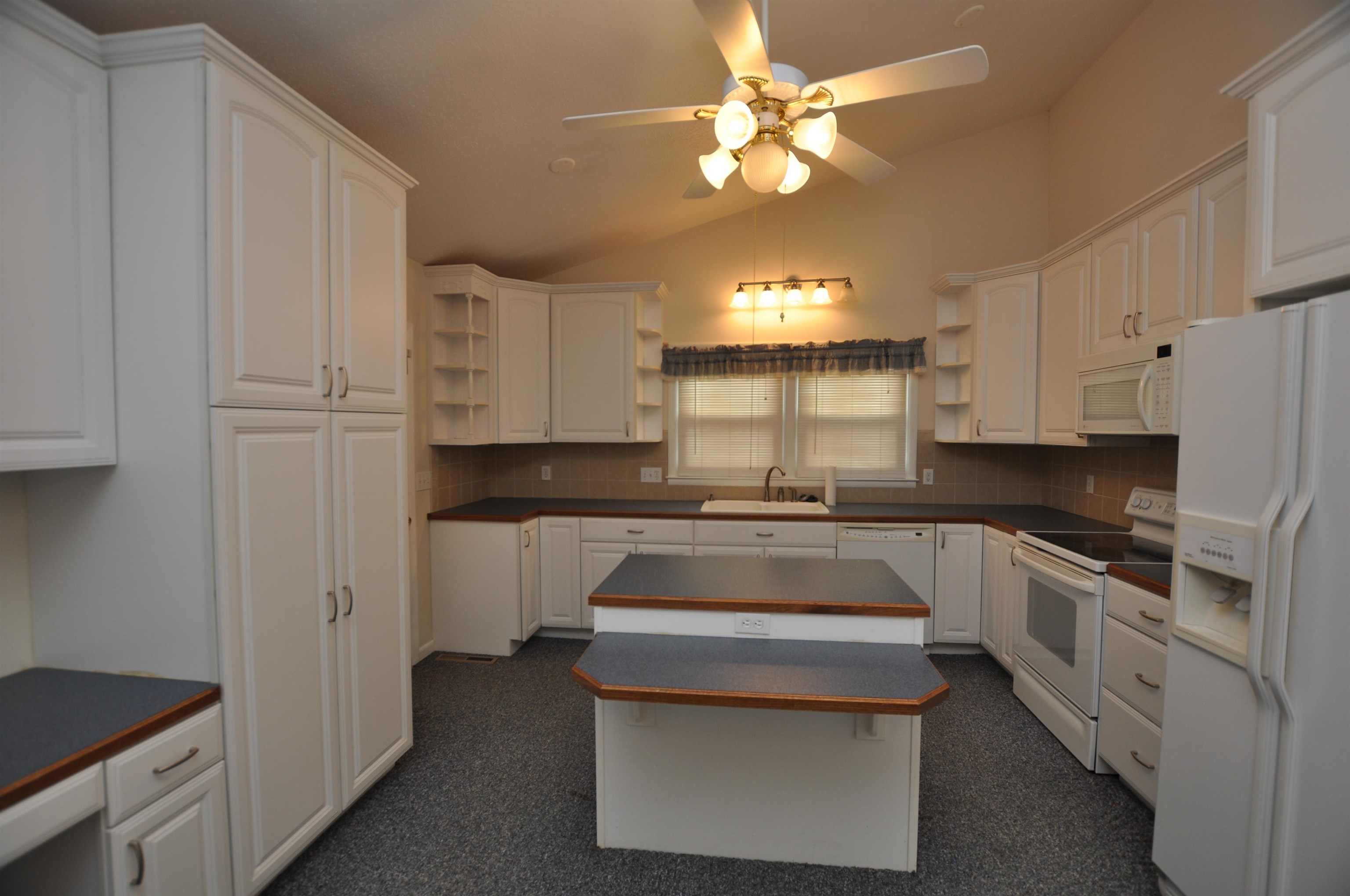 5925 Memphis Property Photo 3