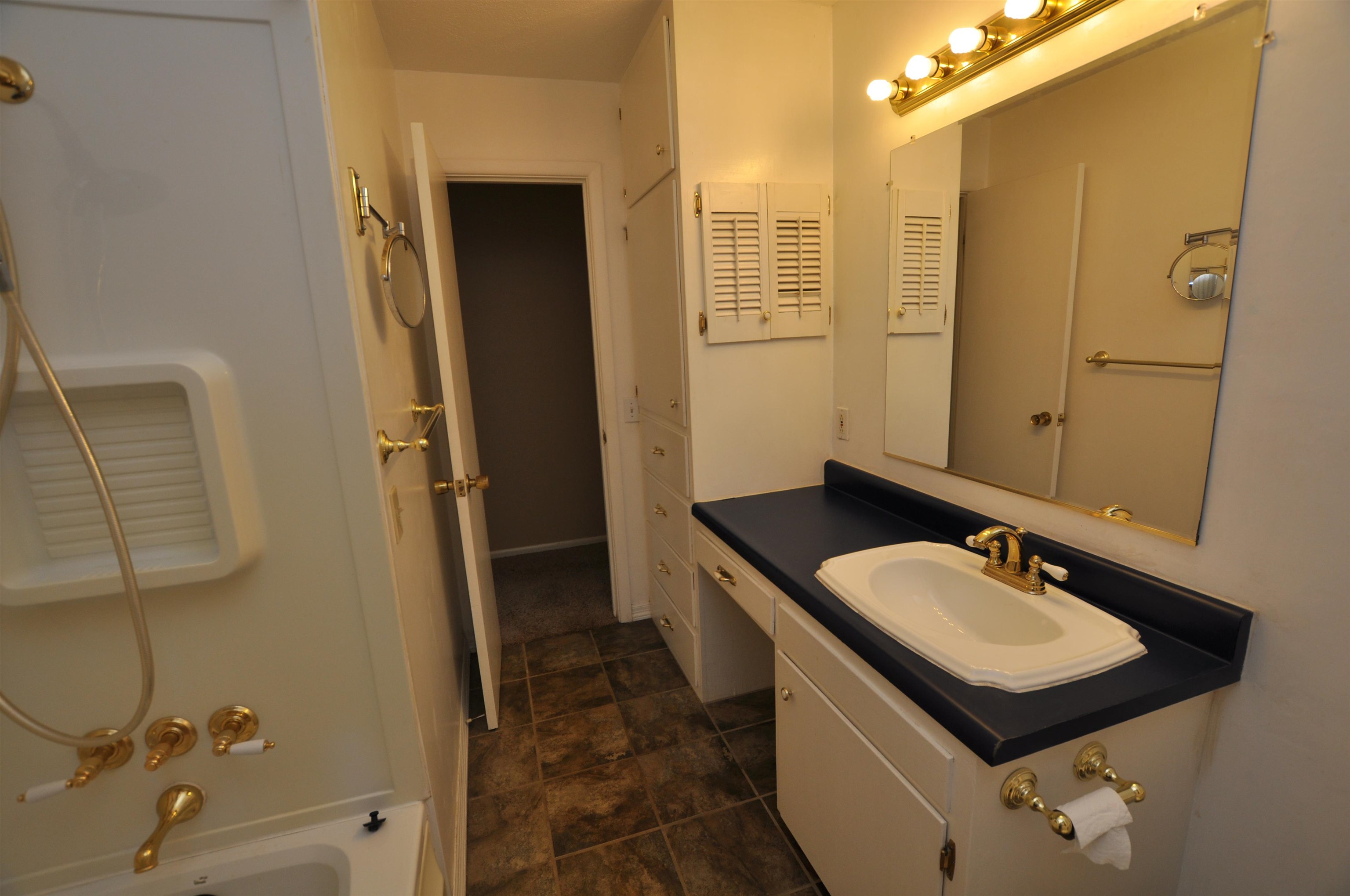 5925 Memphis Property Photo 12