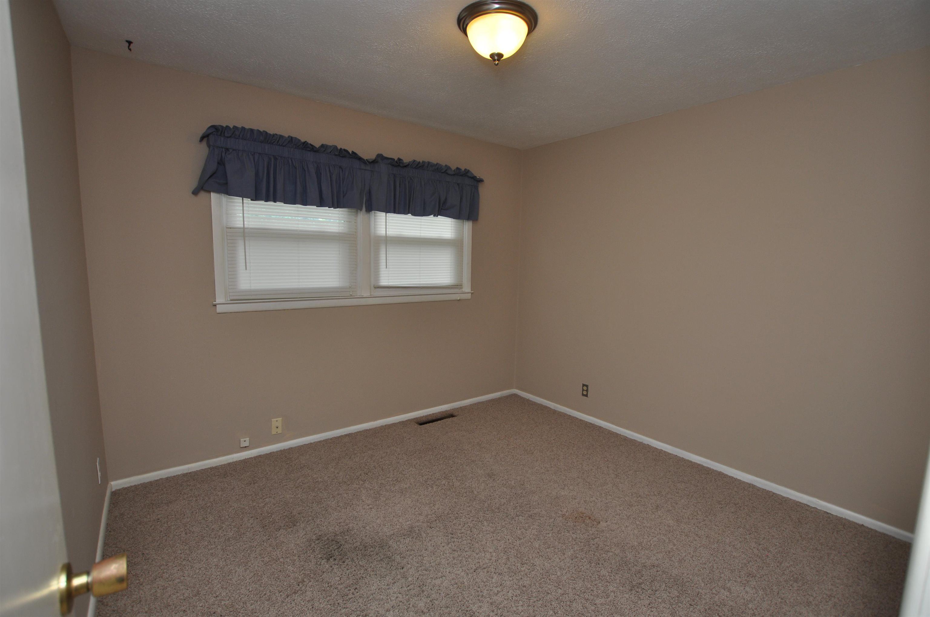 5925 Memphis Property Photo 14