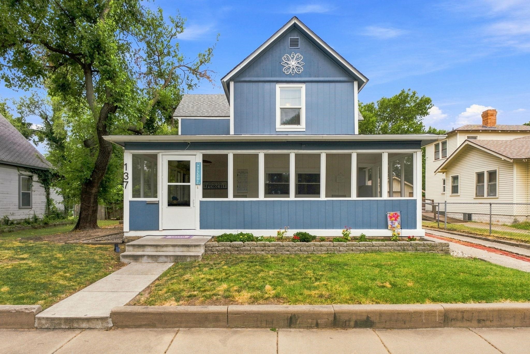 137 S Elizabeth Property Photo 1