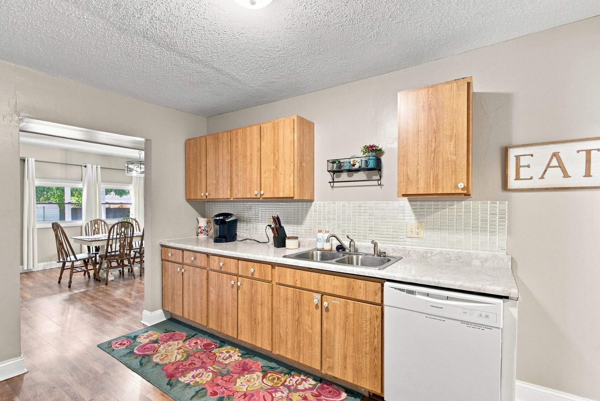 137 S Elizabeth Property Photo 11
