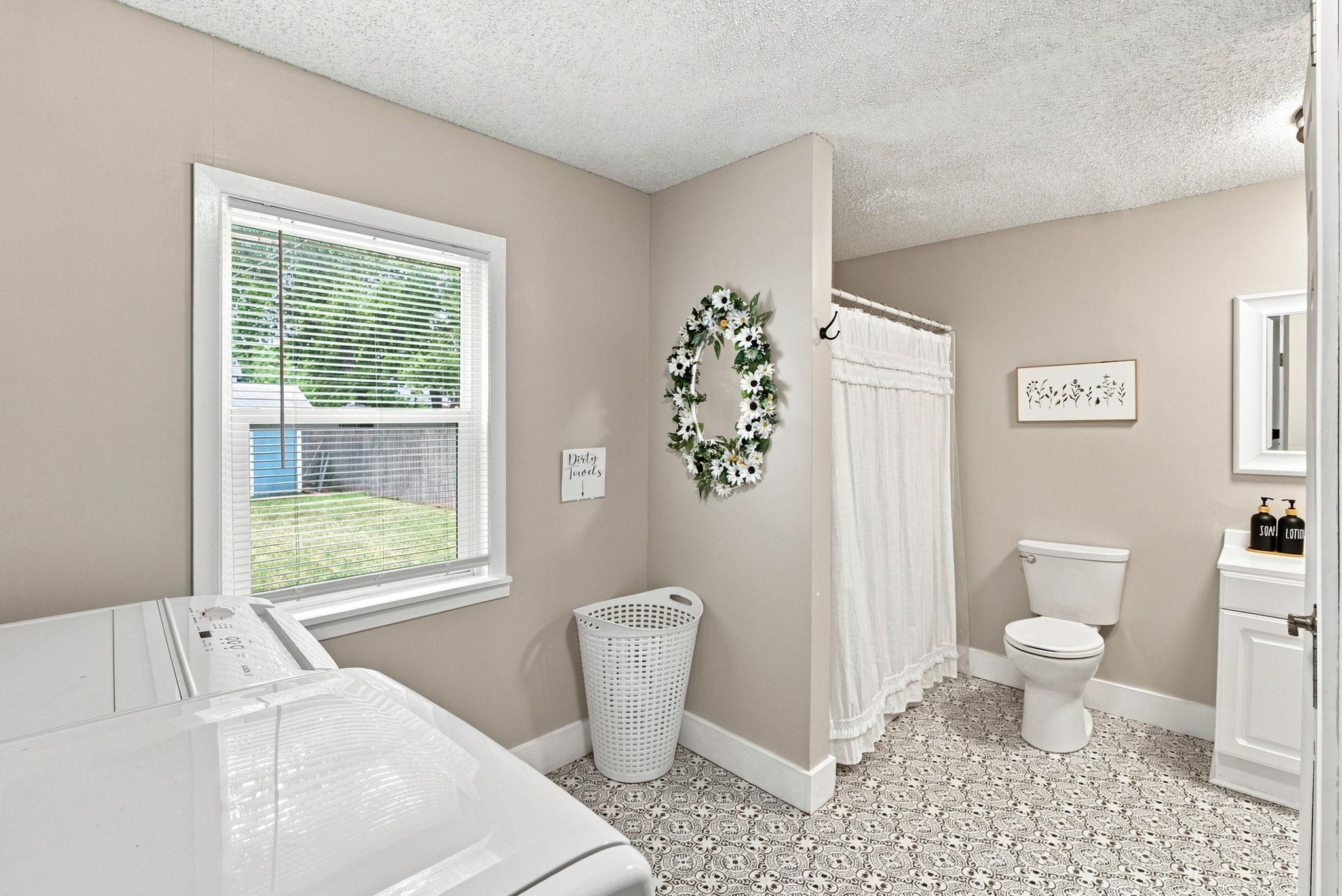 137 S Elizabeth Property Photo 15