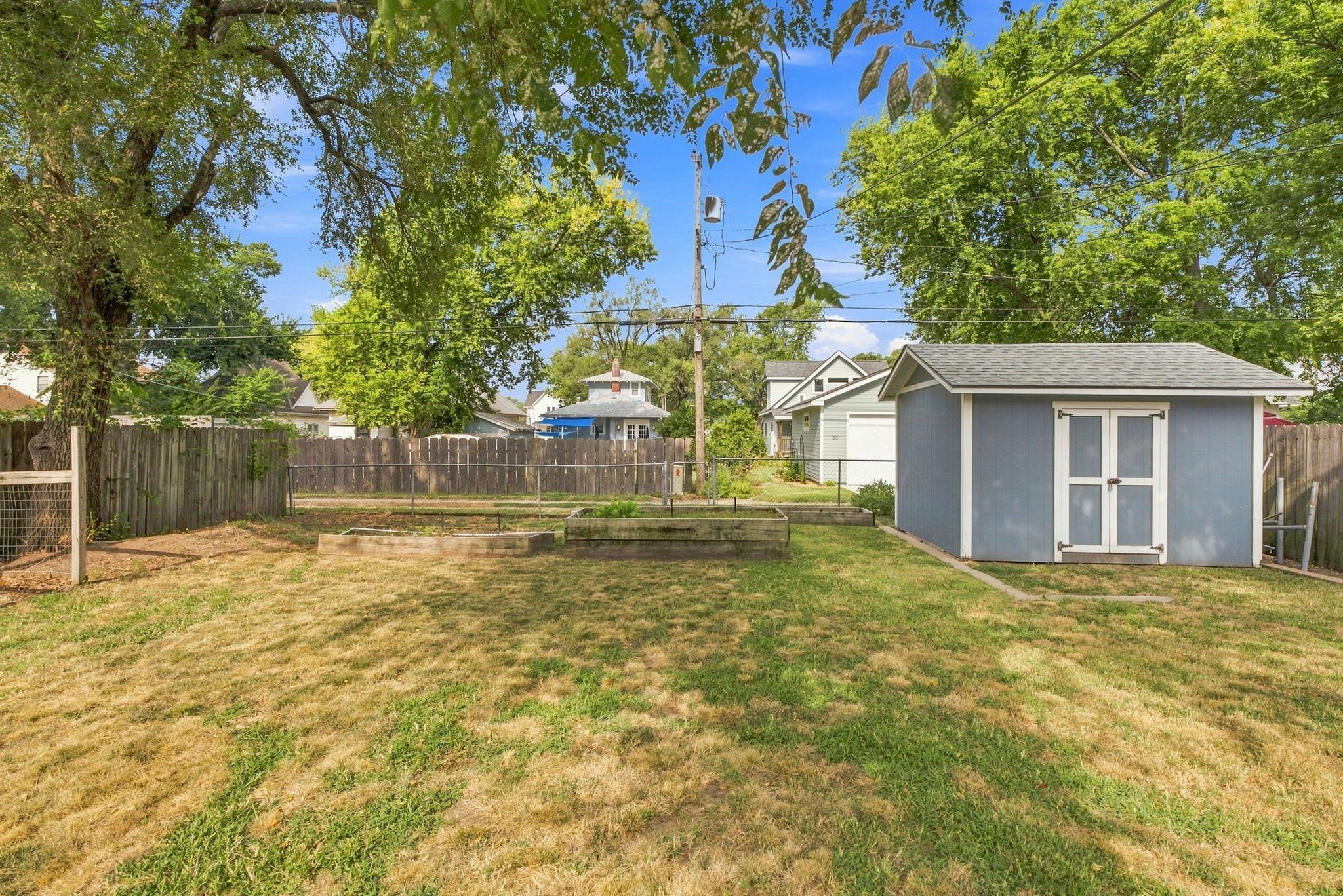 137 S Elizabeth Property Photo 28