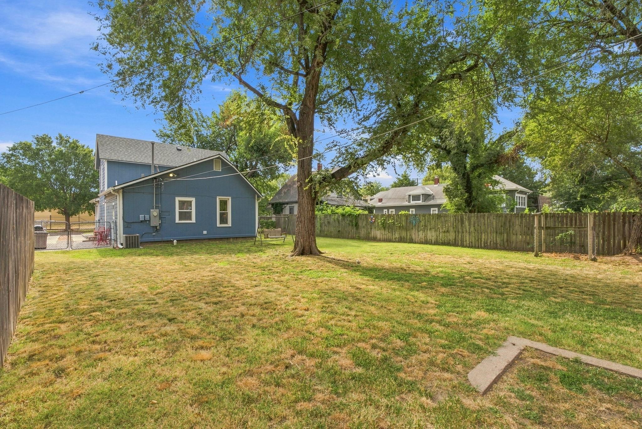 137 S Elizabeth Property Photo 29