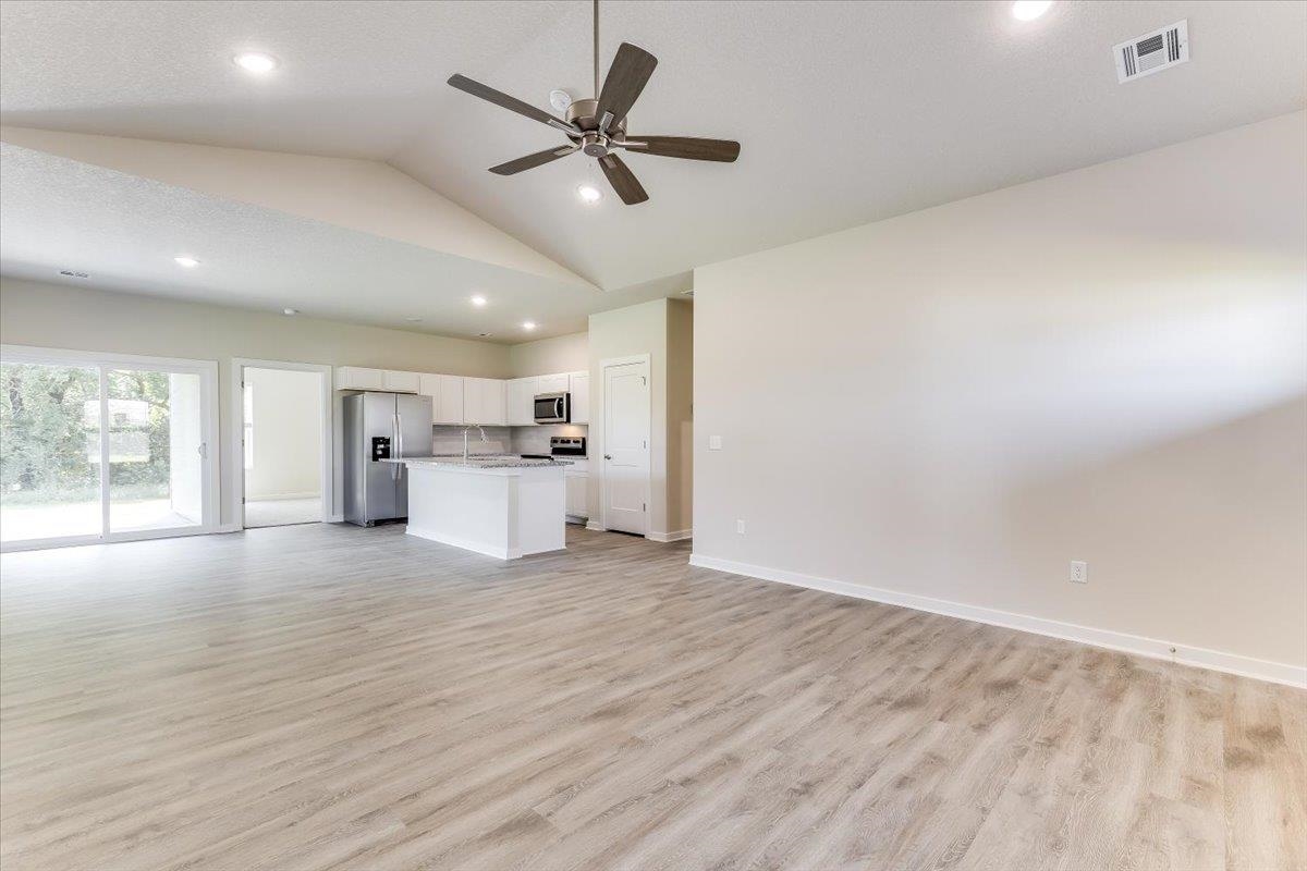 1783 W Redbud Lane Property Photo 4