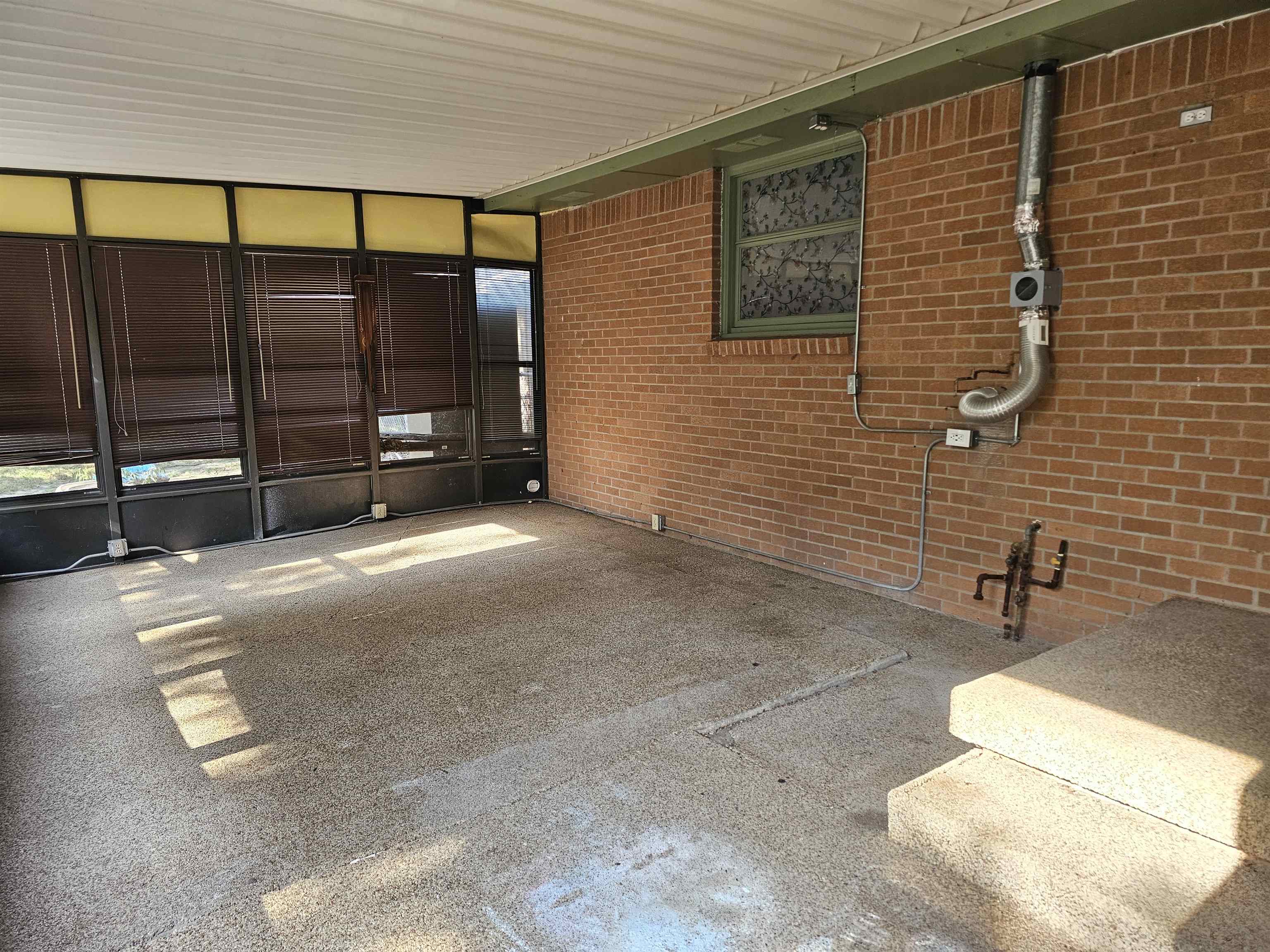 1747 N Sabin St Property Photo 16