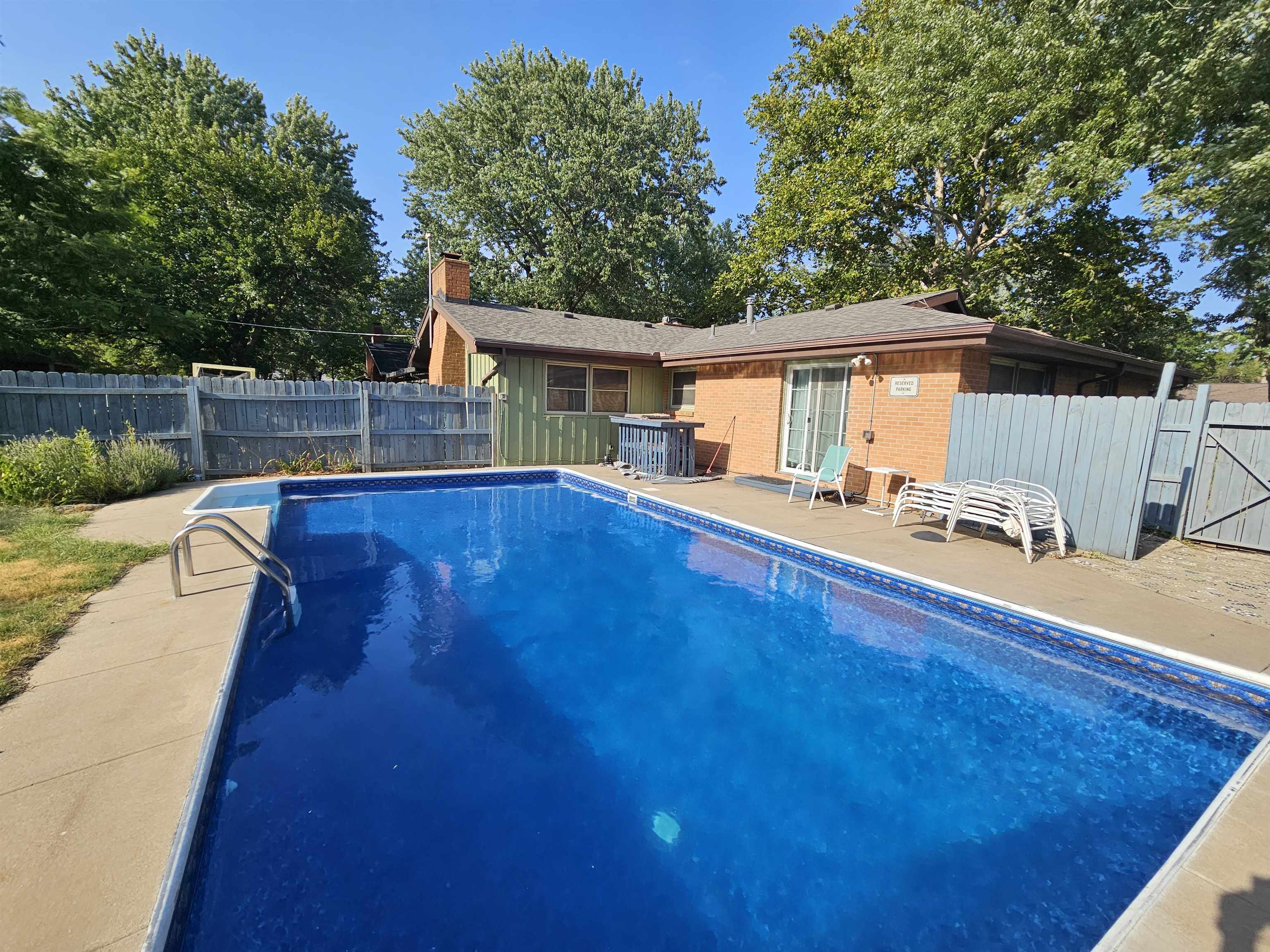 1747 N Sabin St Property Photo 22