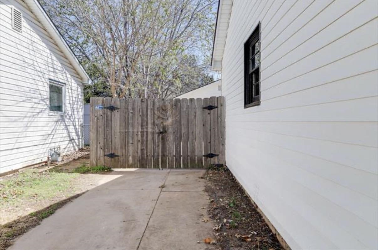 750 N Mccomas St Property Photo 26