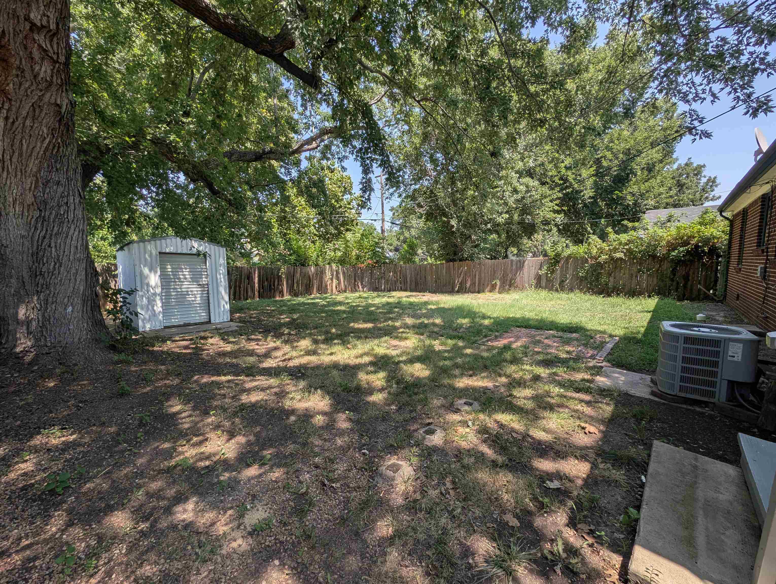 6008 E Castle Dr Property Photo 14