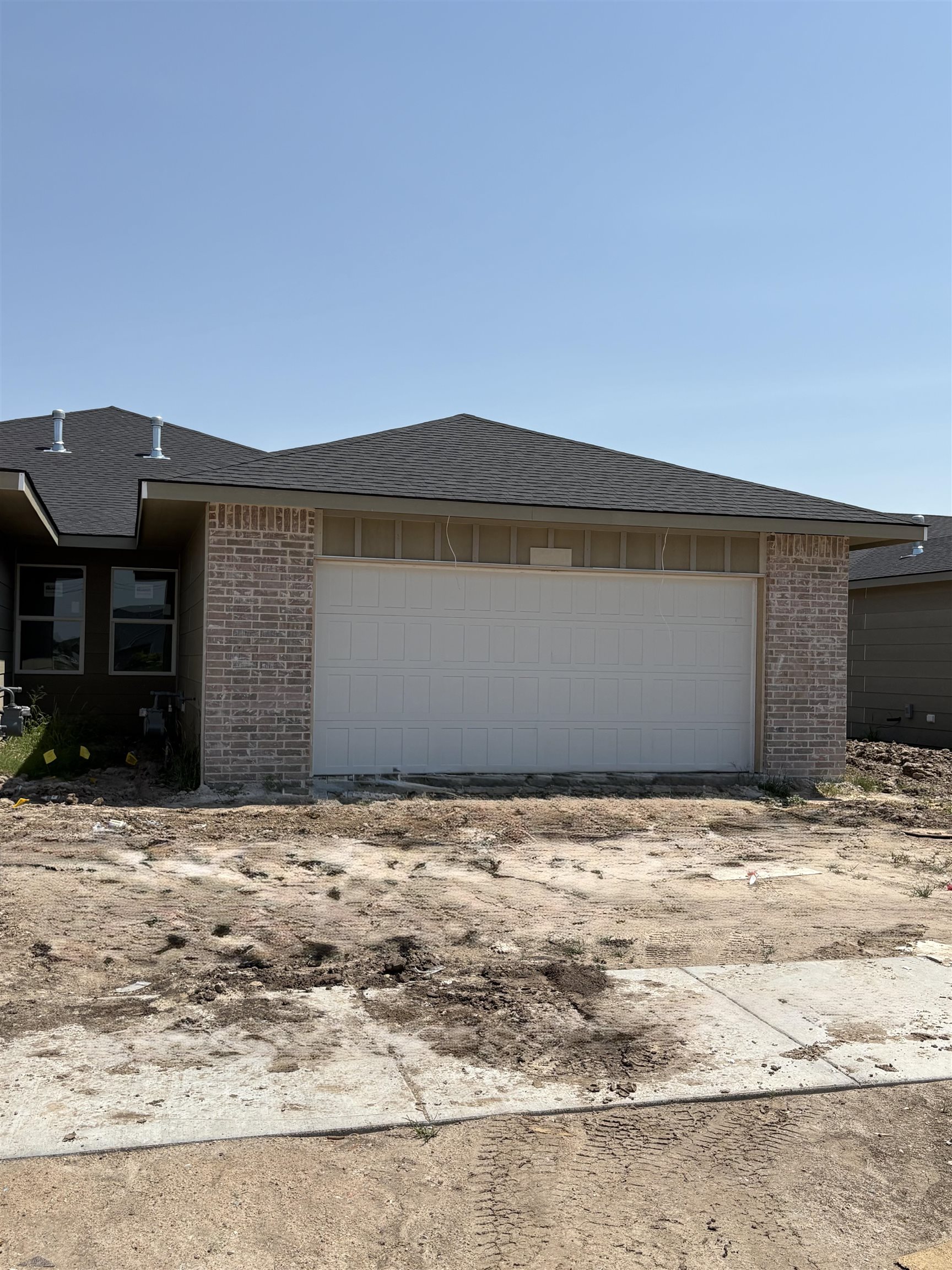 2916 W Denene St Property Photo 1