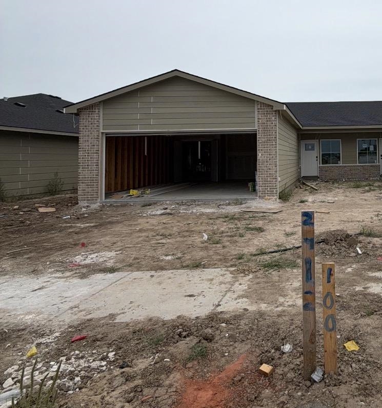 2920 S Denene Property Photo 1