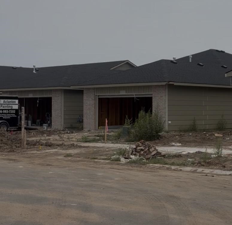 2920 S Denene Property Photo 1