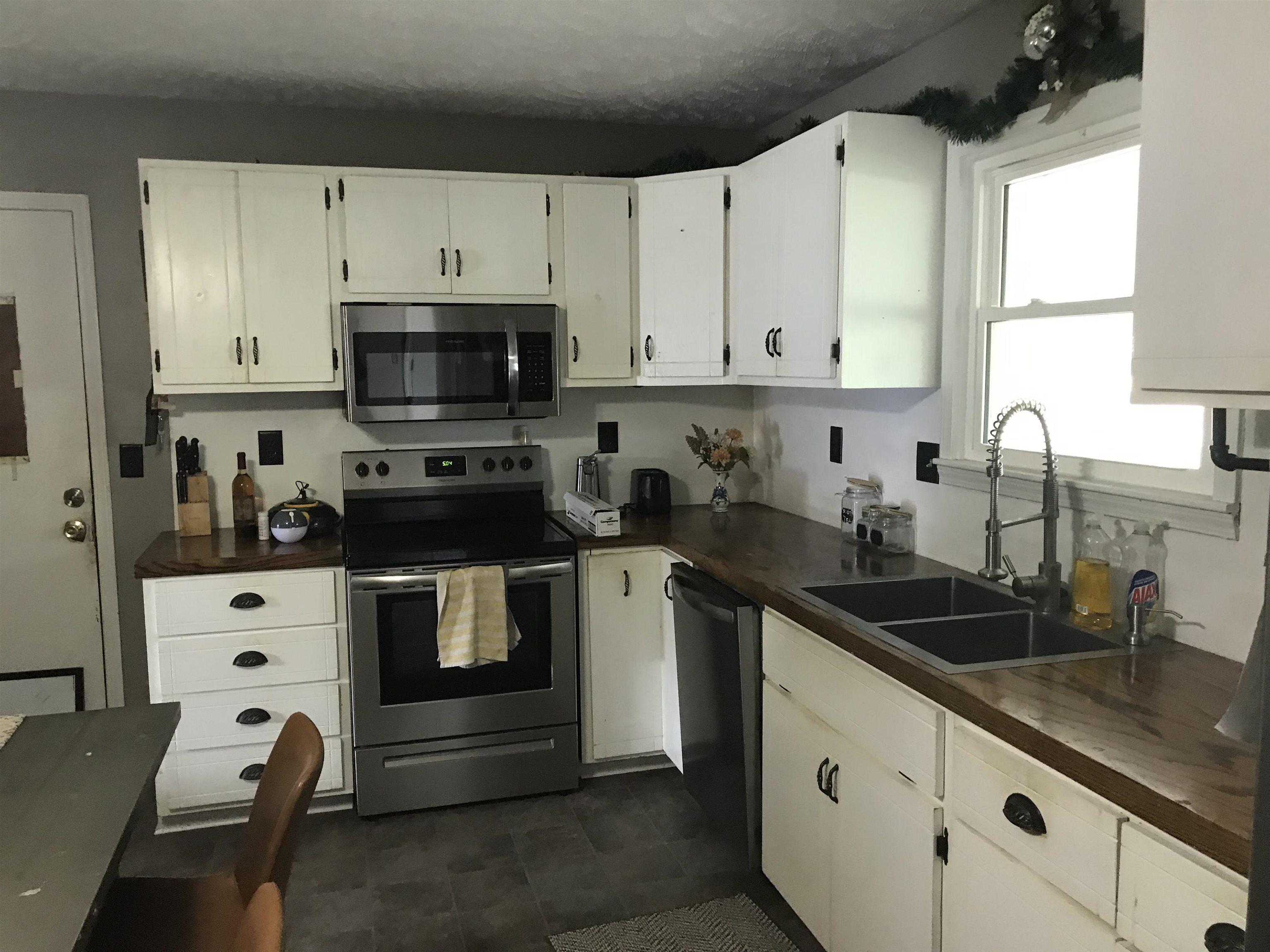 607 N Lincoln St Property Photo 3
