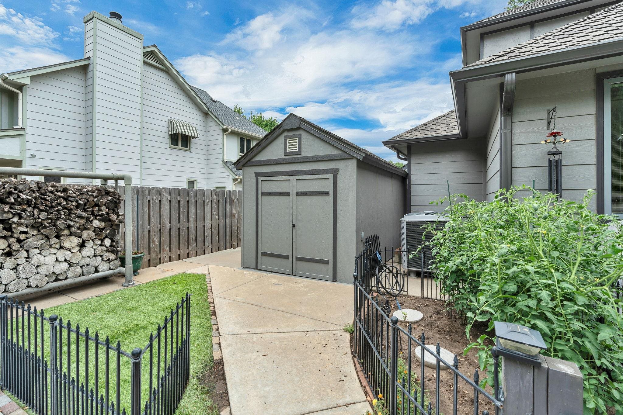 11803 W Douglas Property Photo 31