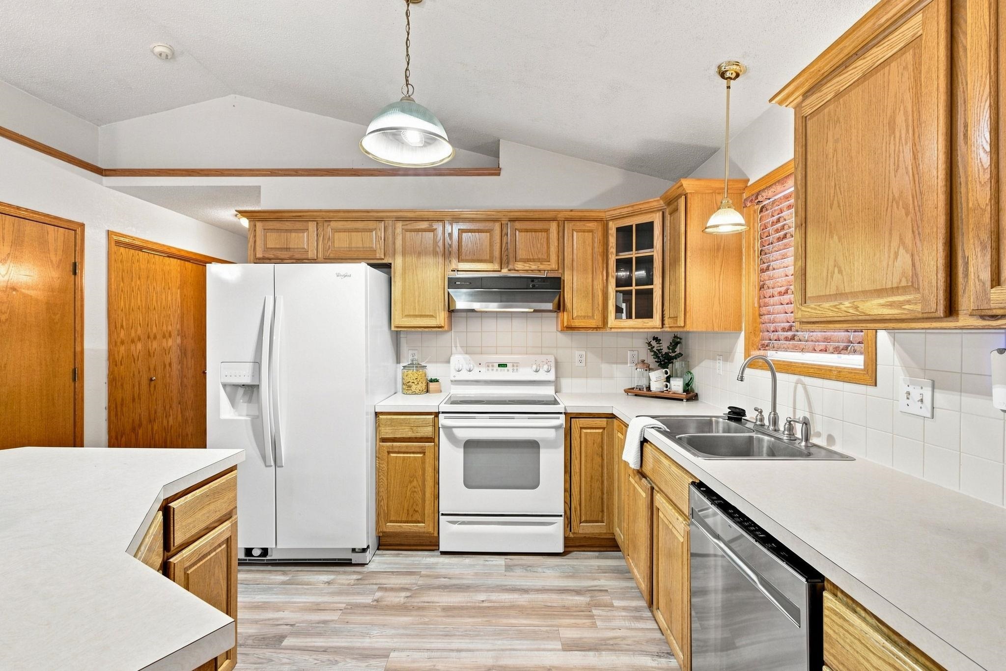 1801 S Smithmoor St Property Photo 10