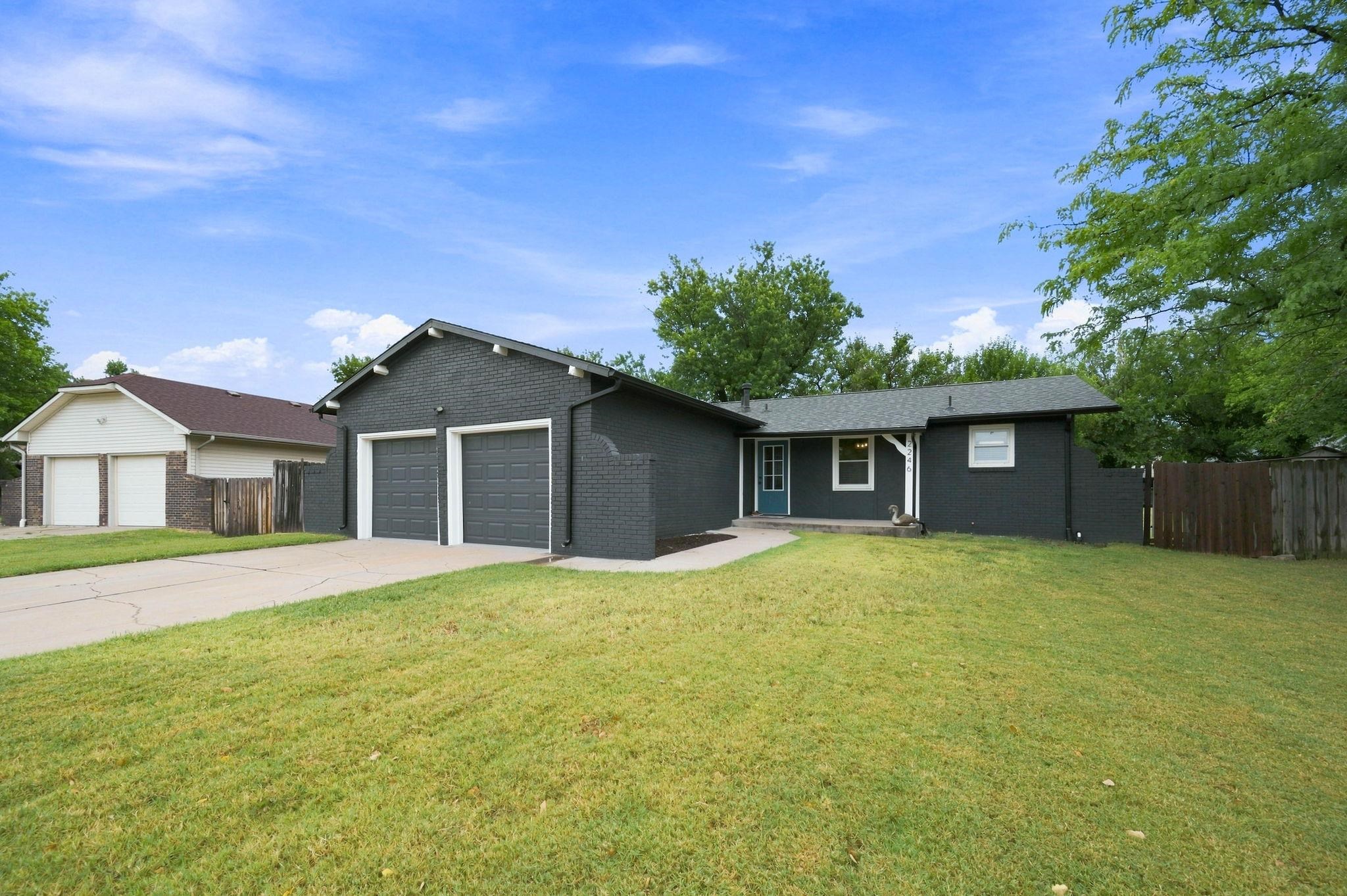 2246 S Lori Ln Property Photo 2