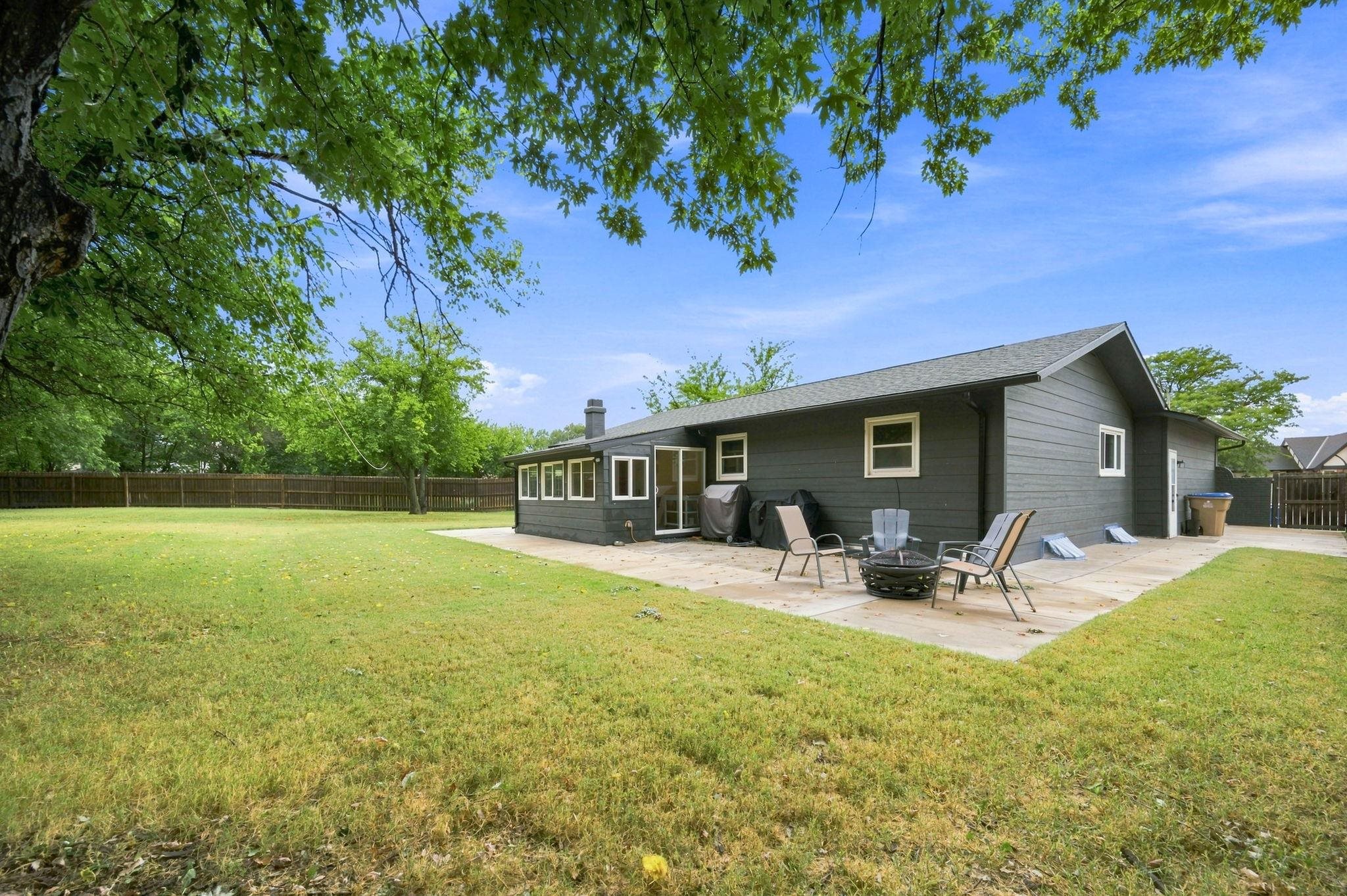 2246 S Lori Ln Property Photo 30