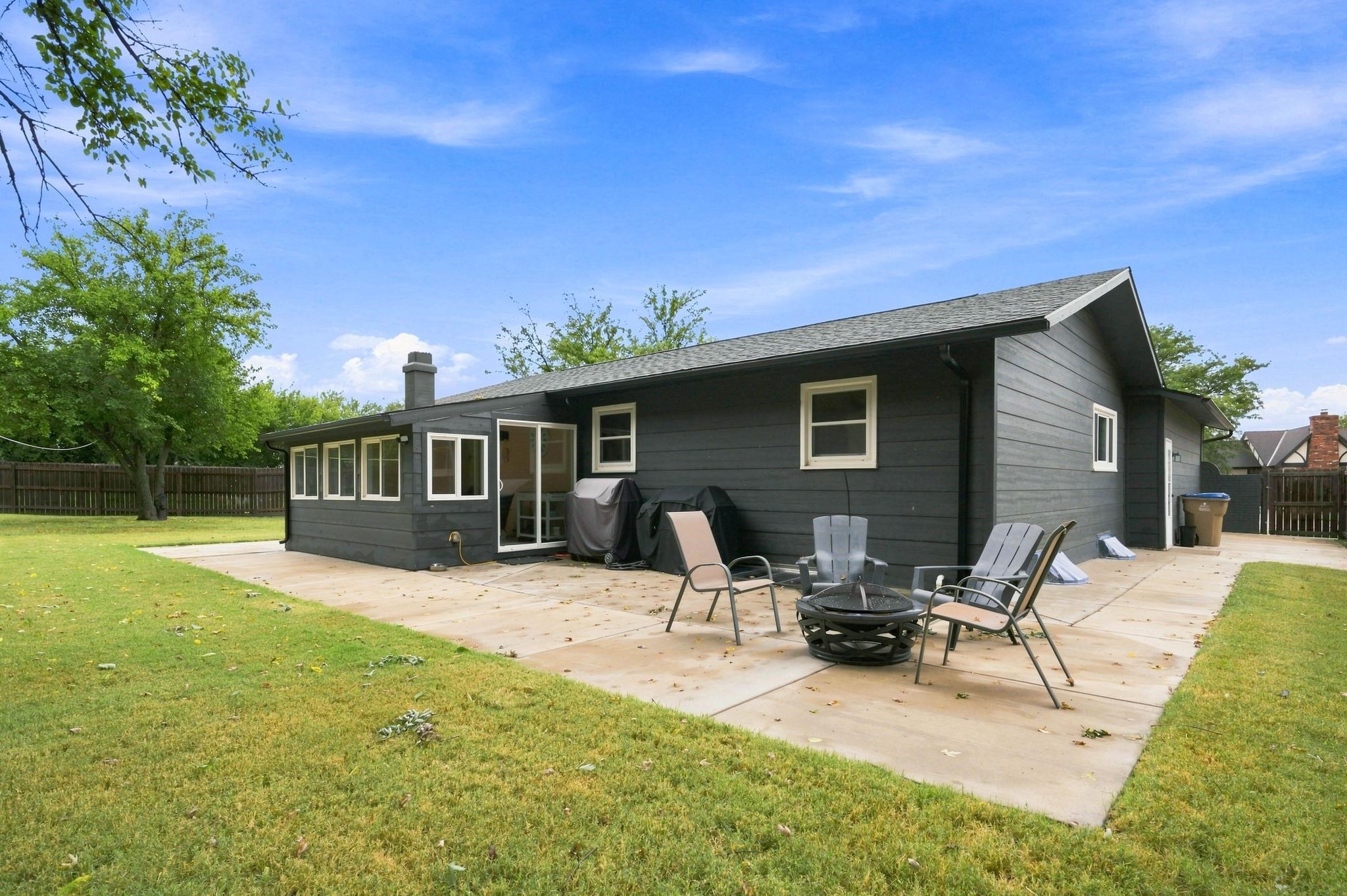 2246 S Lori Ln Property Photo 31
