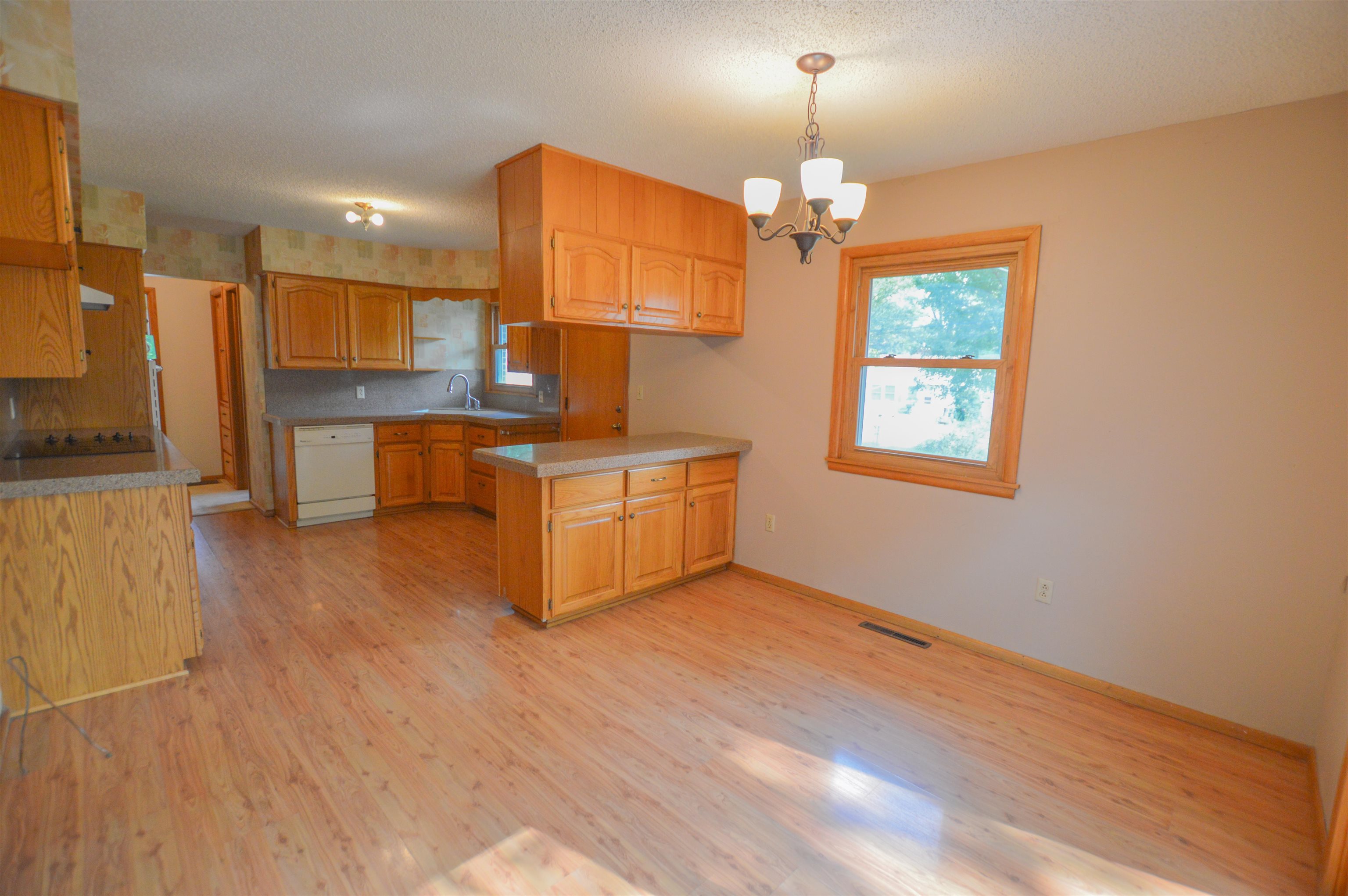 737 E Harvard Property Photo 6