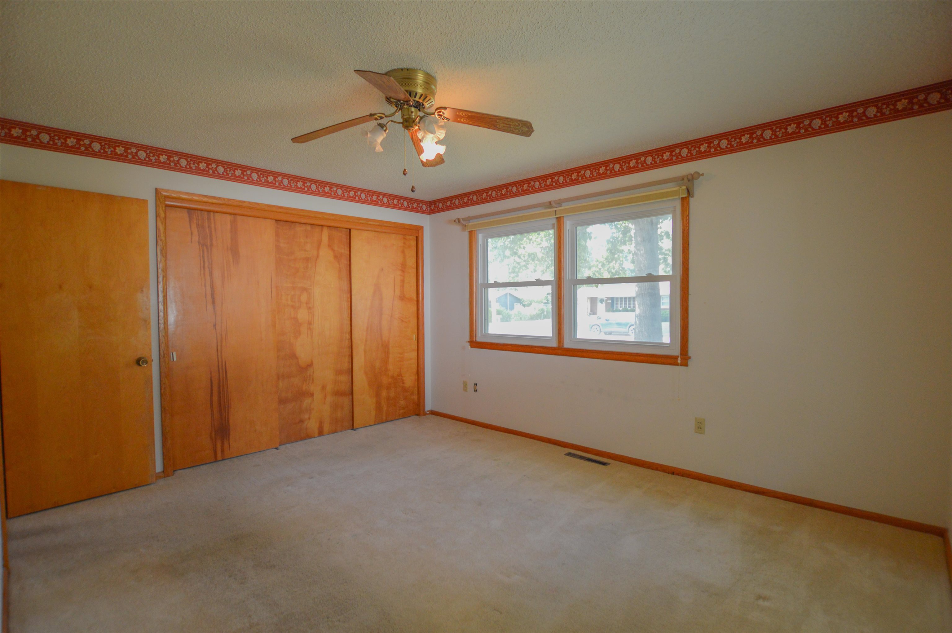 737 E Harvard Property Photo 9