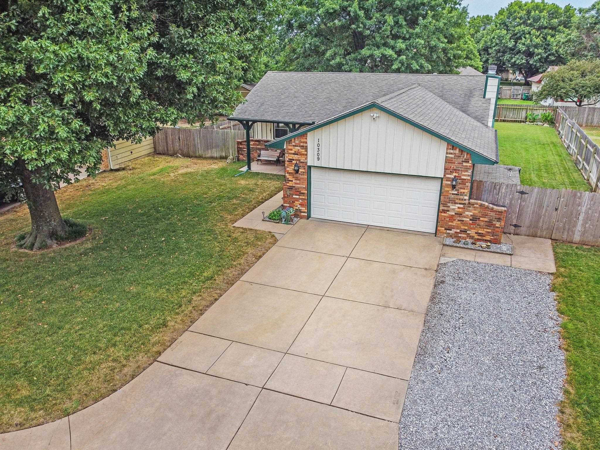 10309 W Dora St Property Photo 2