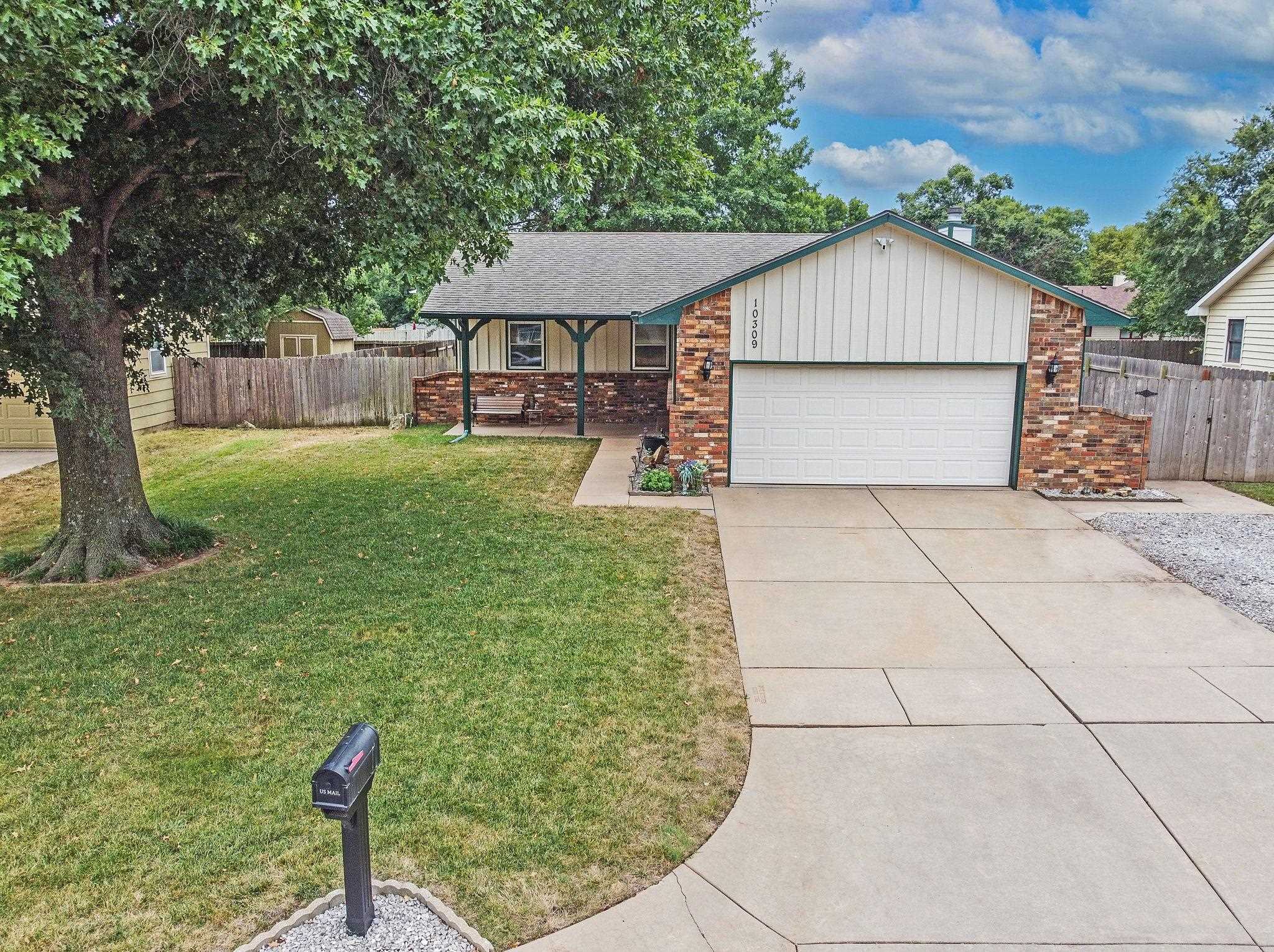 10309 W Dora St Property Photo 3