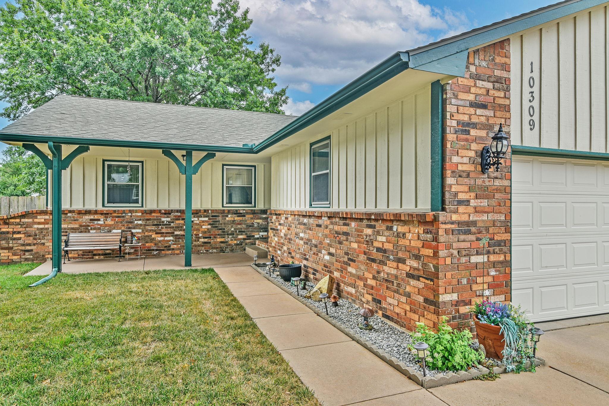 10309 W Dora St Property Photo 4