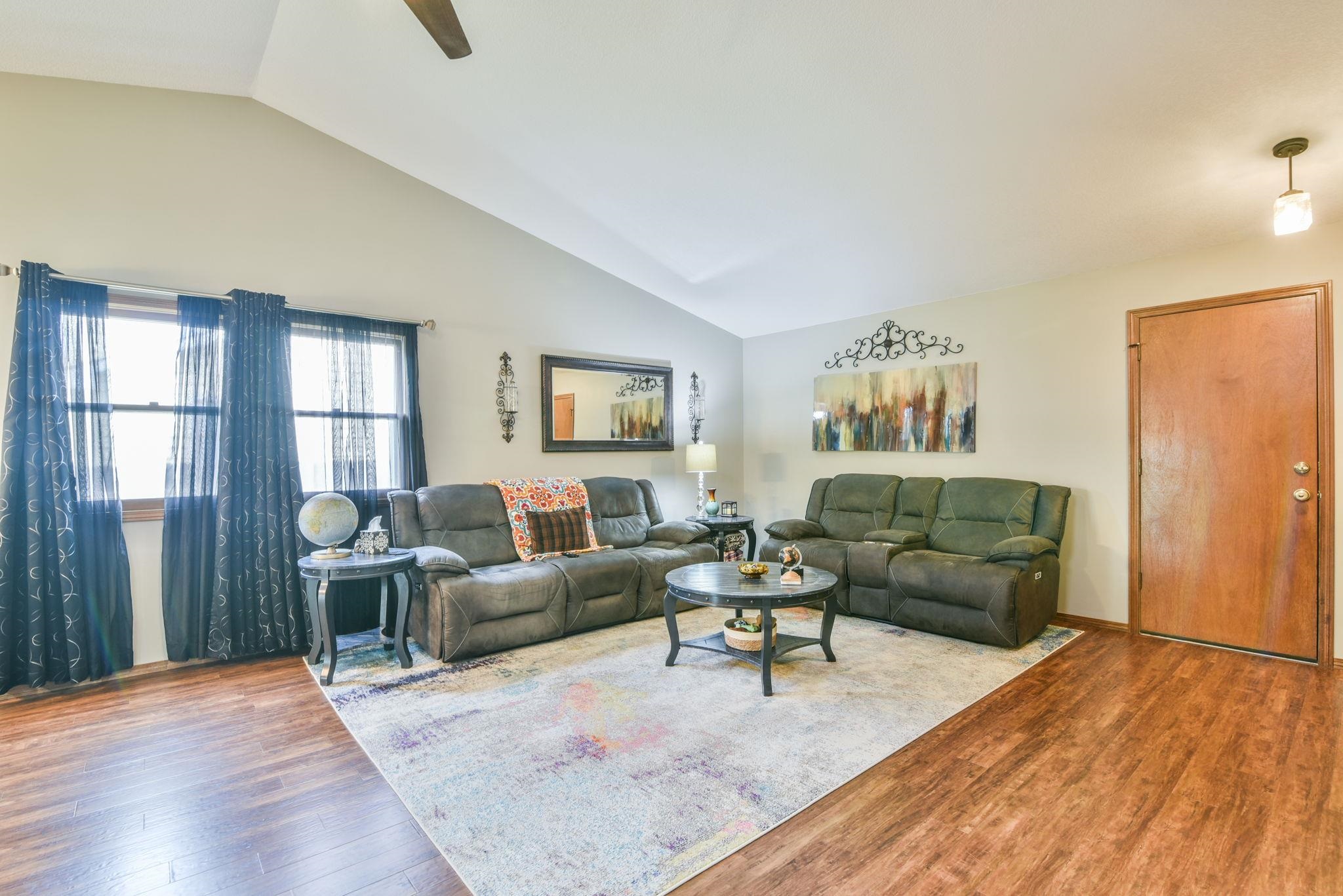 10309 W Dora St Property Photo 8