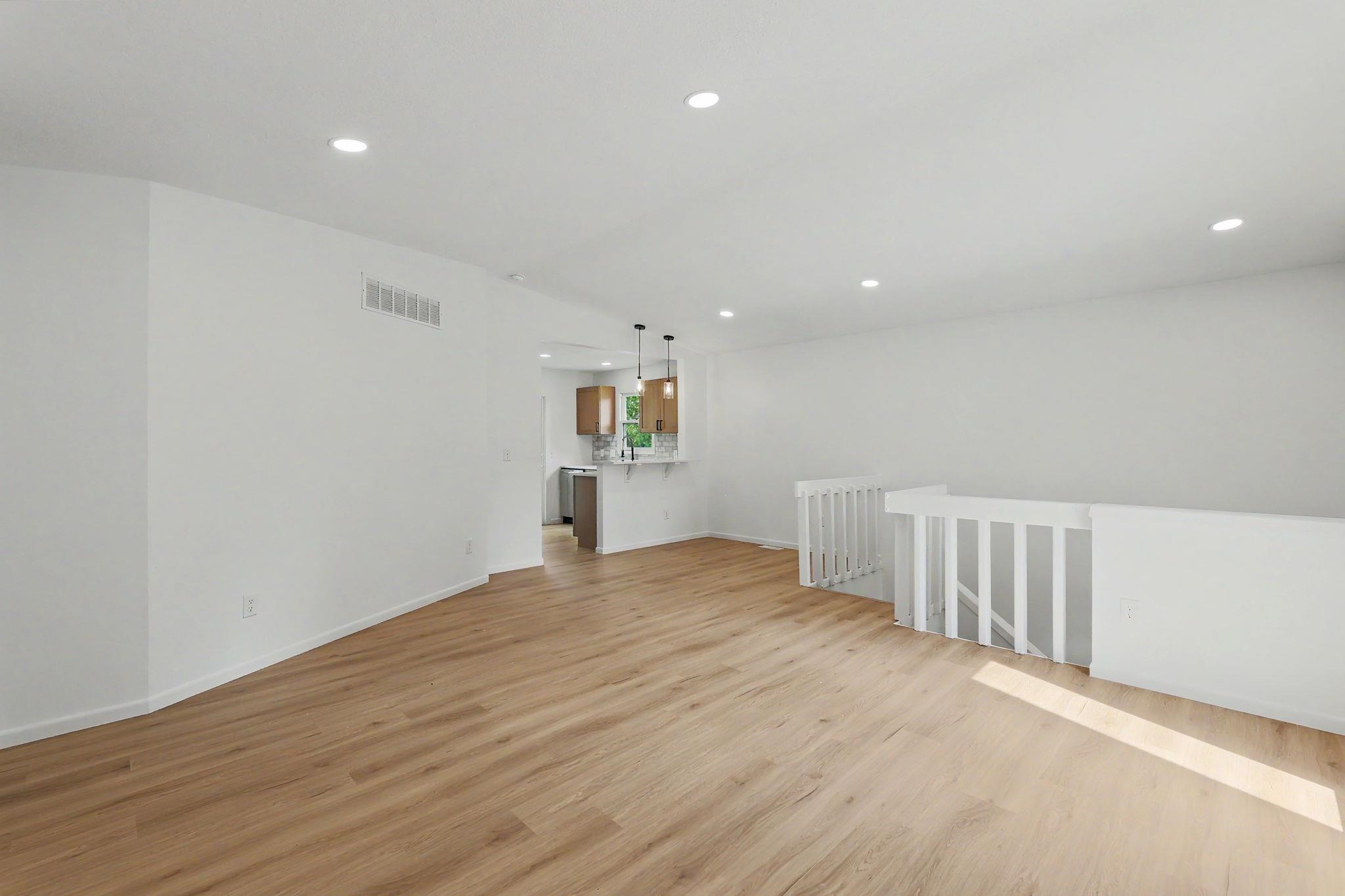 2519 S Lori Property Photo 6