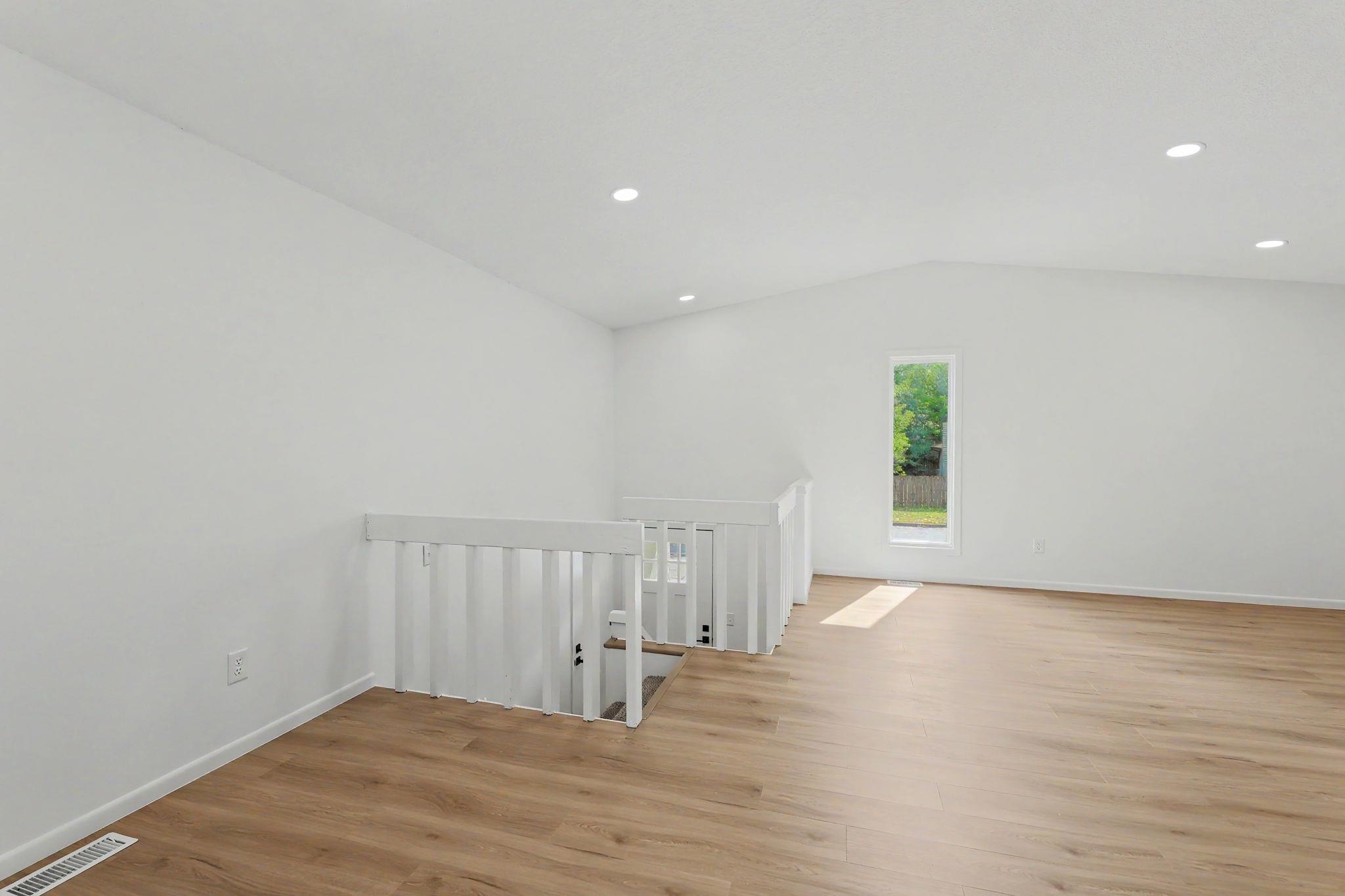 2519 S Lori Property Photo 8
