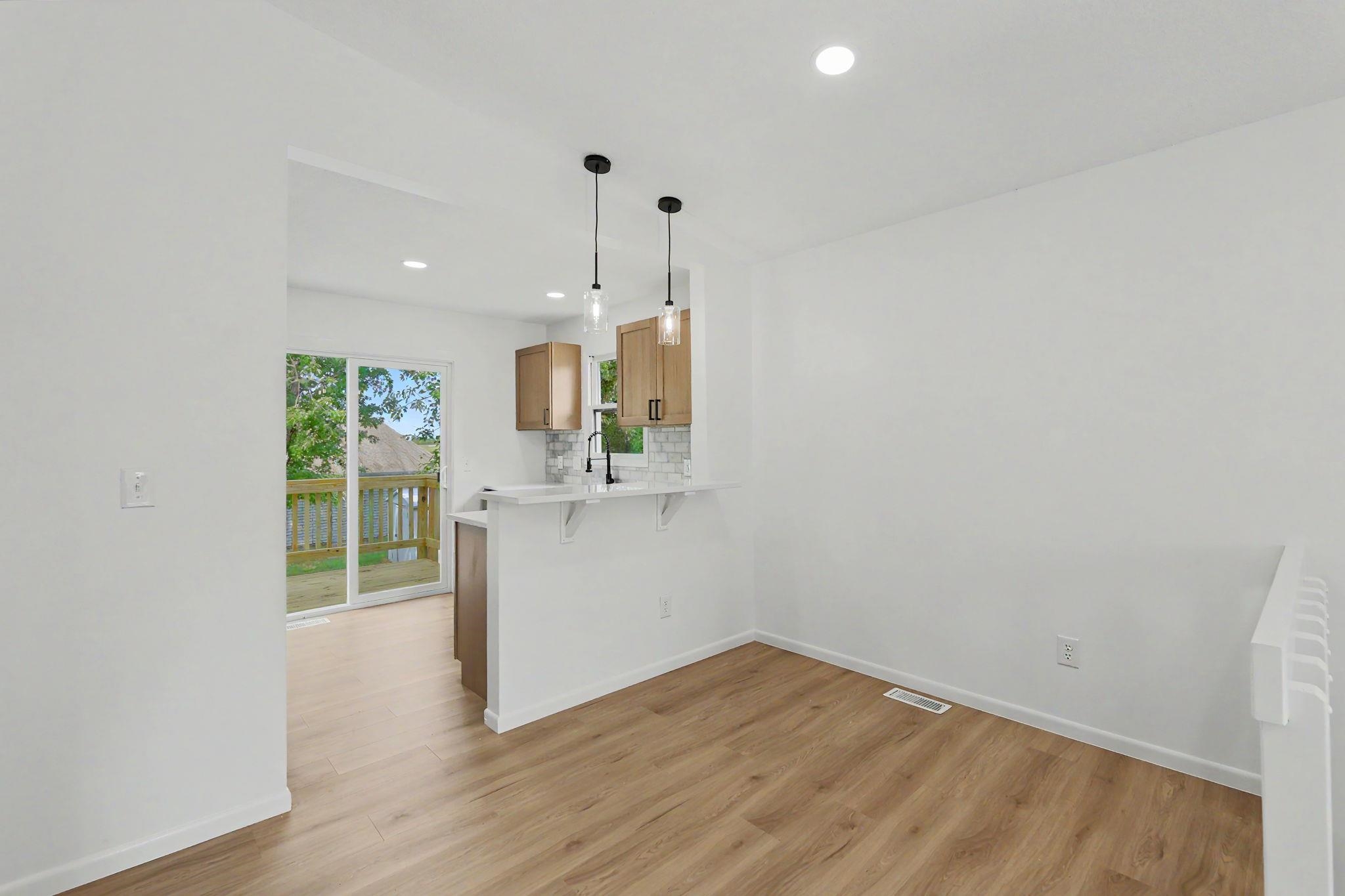 2519 S Lori Property Photo 10