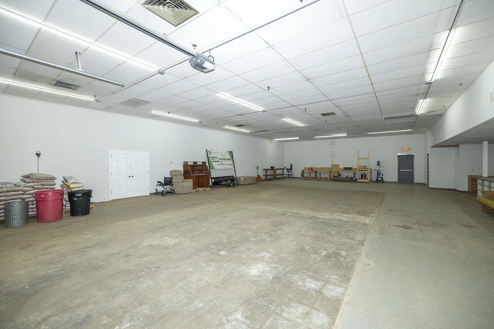 226 E Ross Property Photo 12
