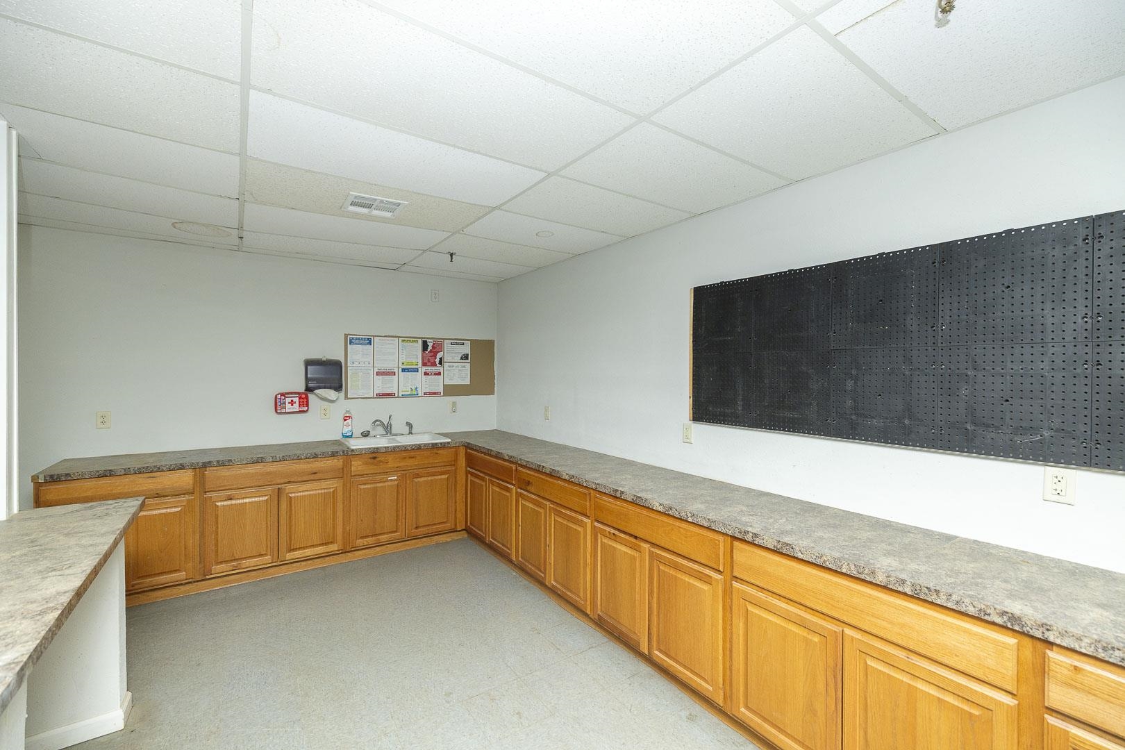 226 E Ross Property Photo 16