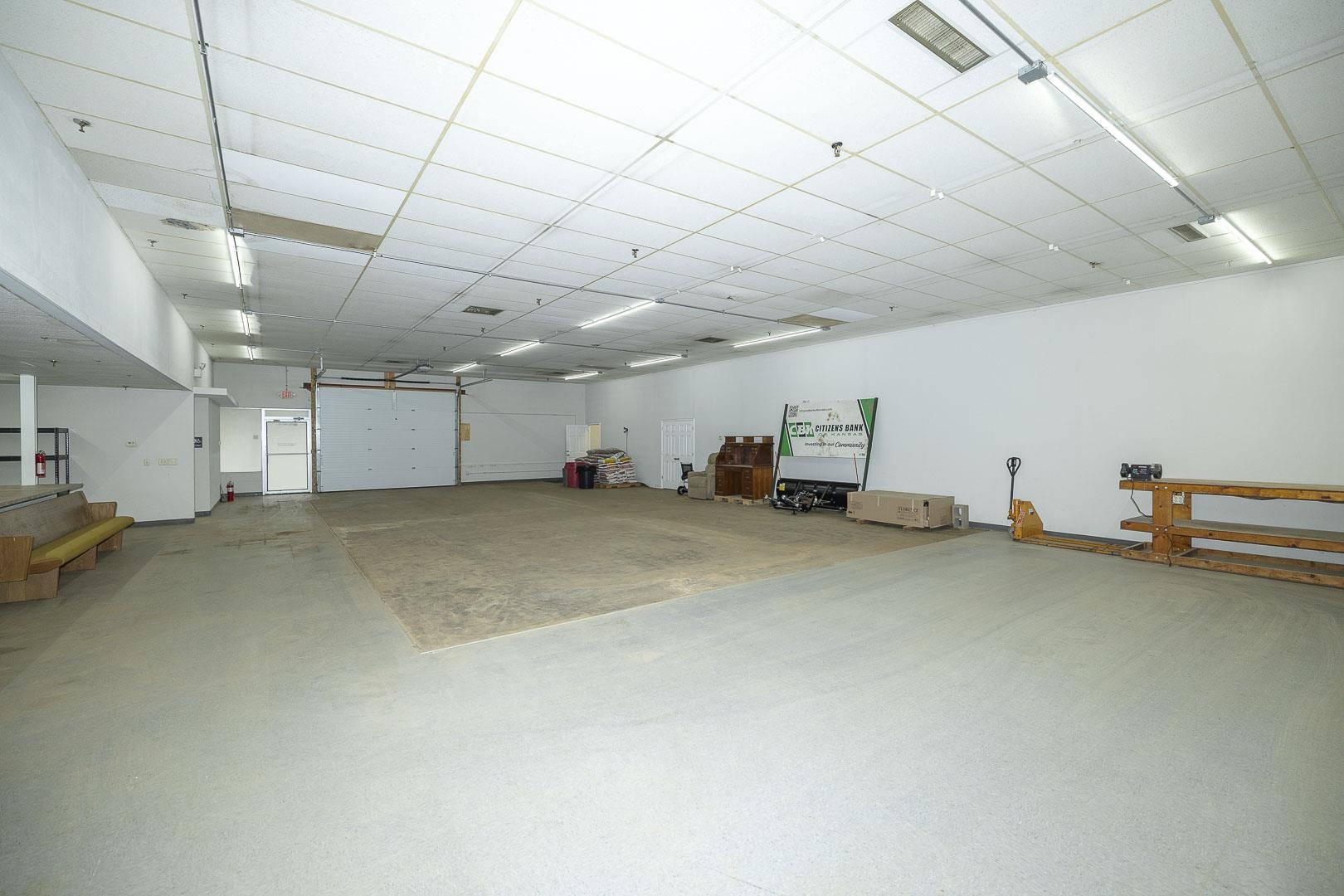 226 E Ross Property Photo 18