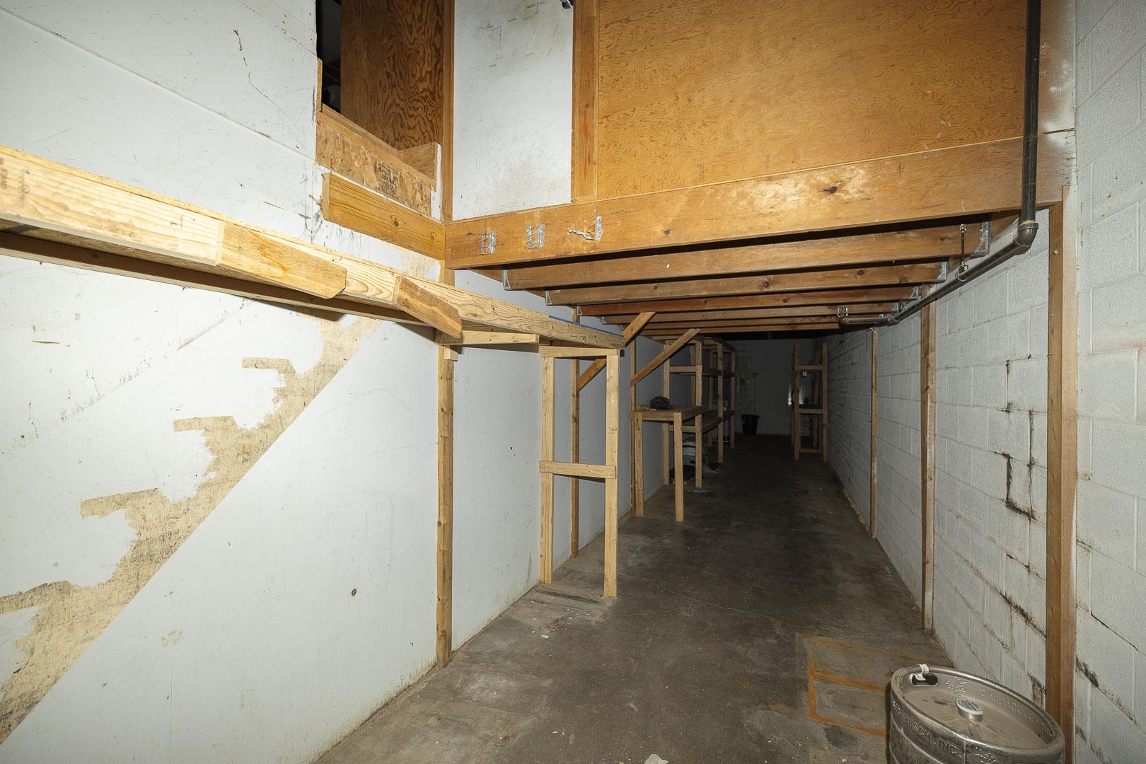 226 E Ross Property Photo 21