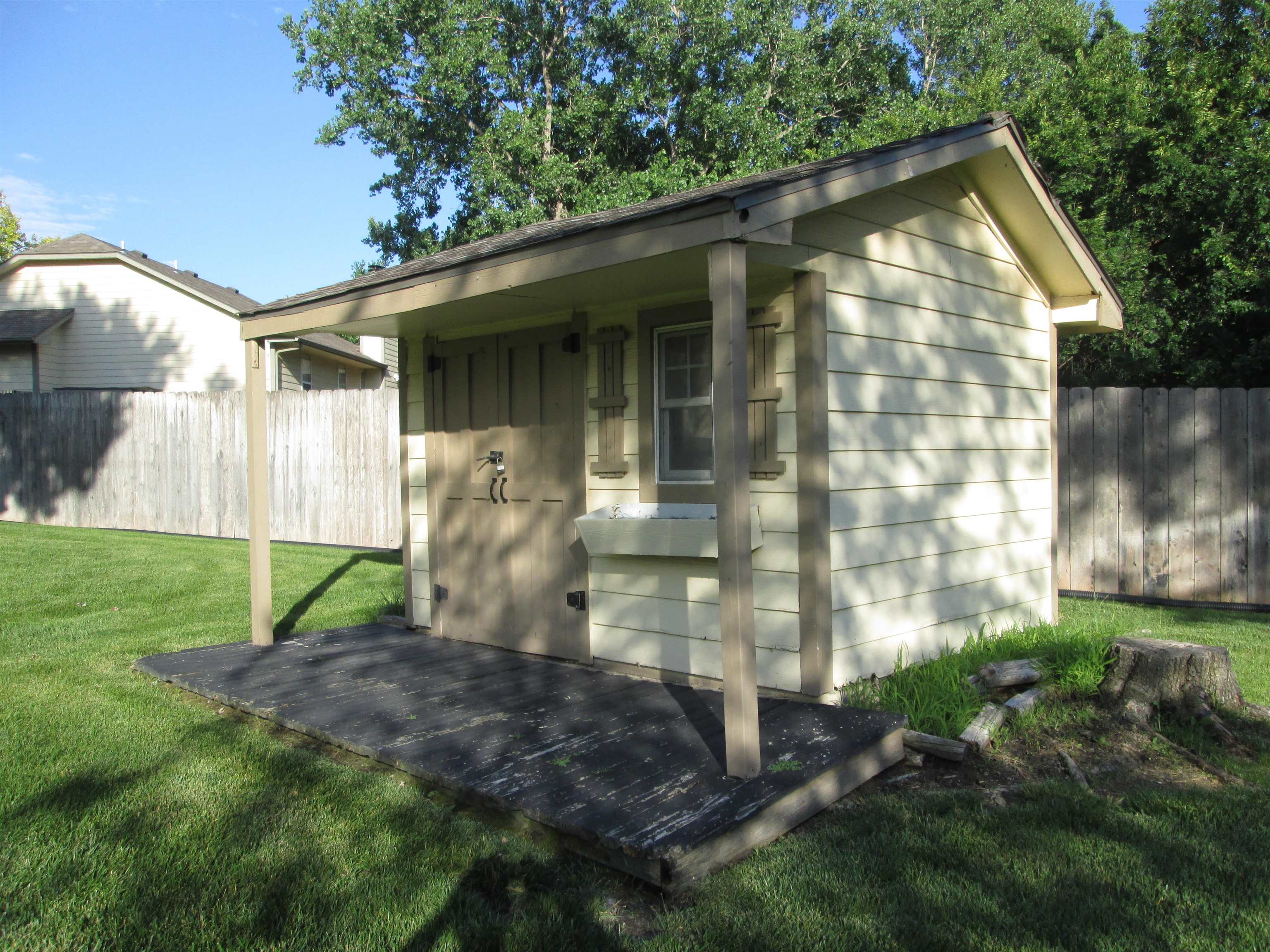 12705 W Hendryx Ct. Property Photo 4