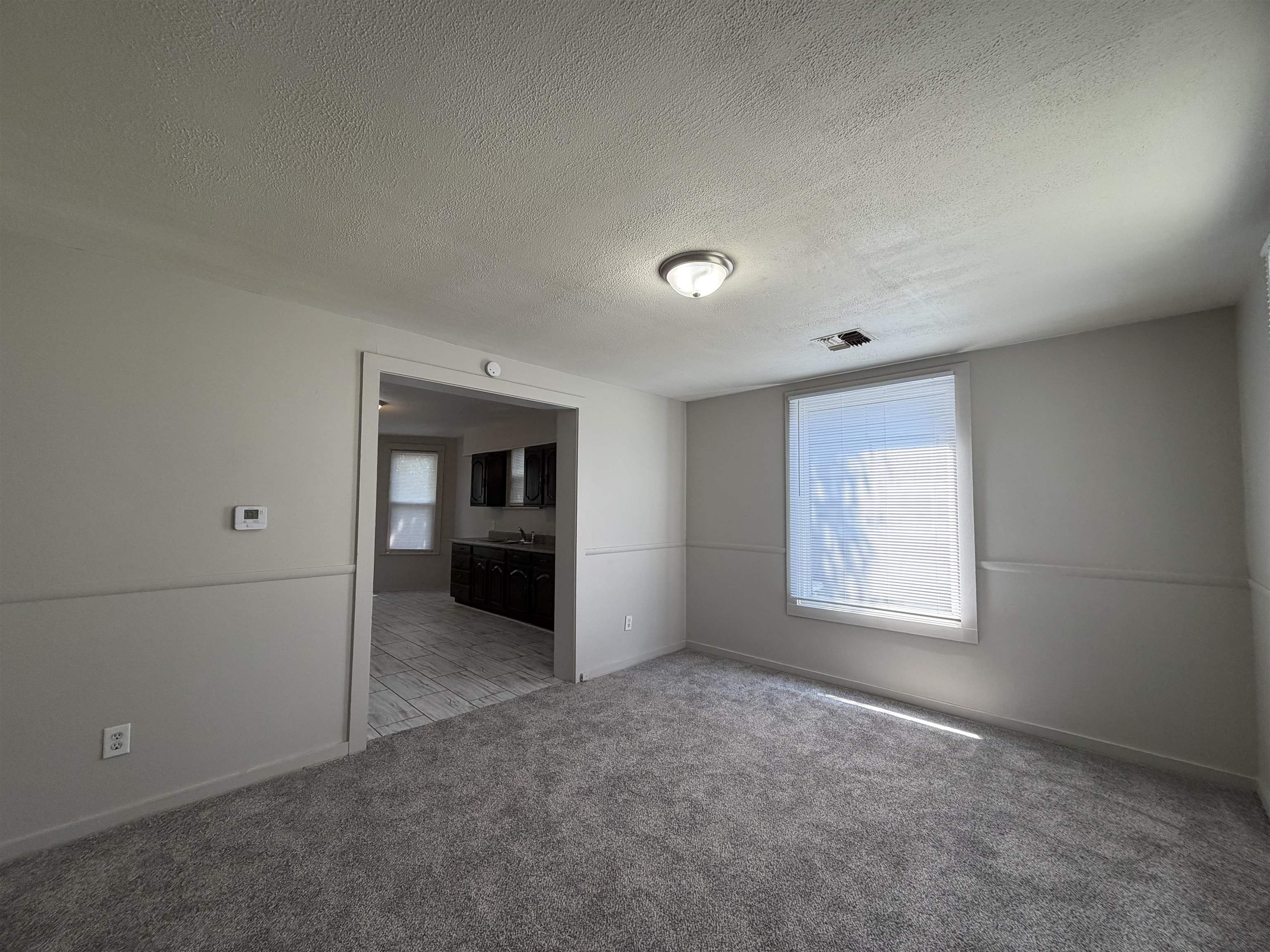 109 S West Pl. Property Photo 2