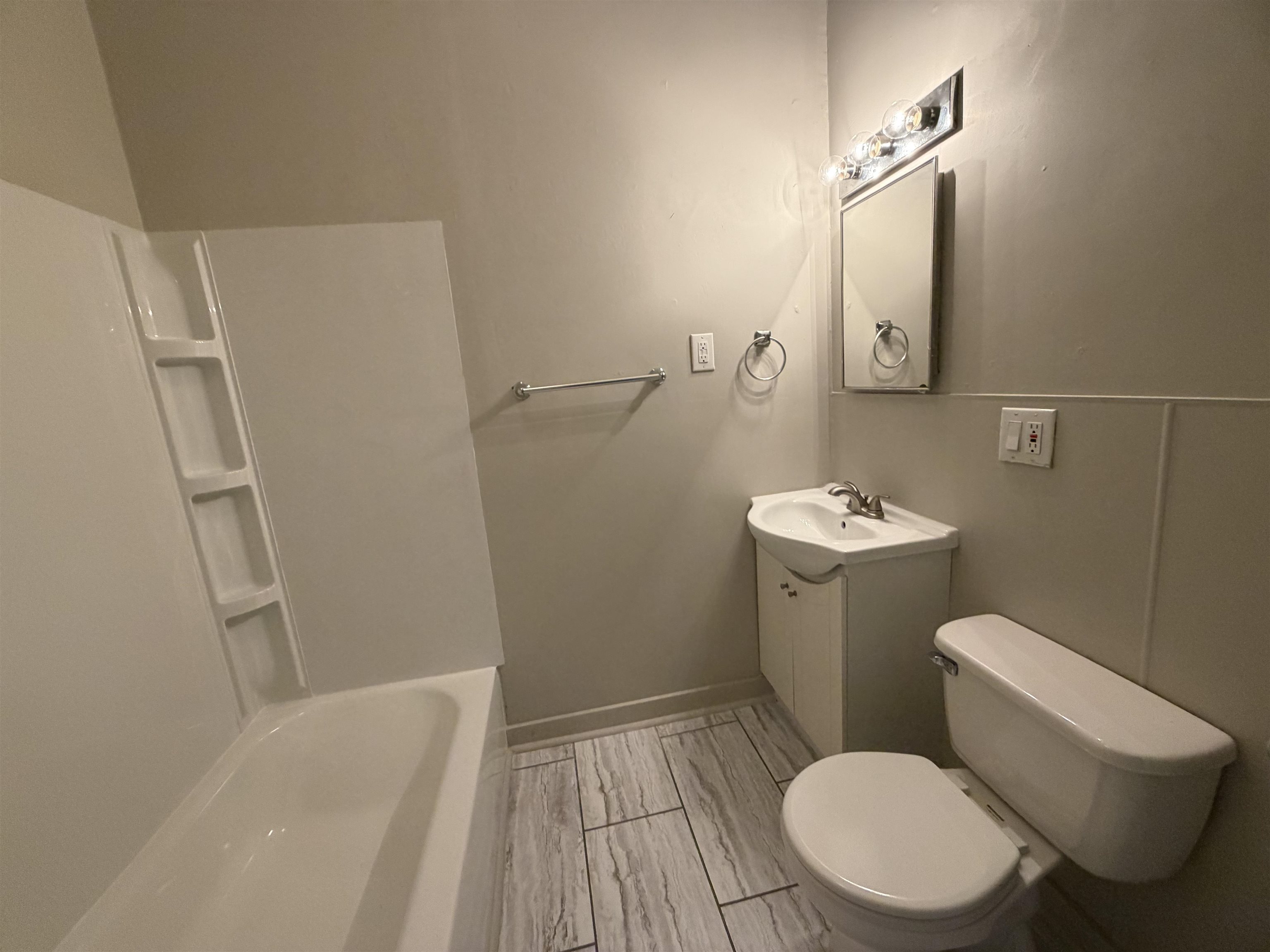 109 S West Pl. Property Photo 7
