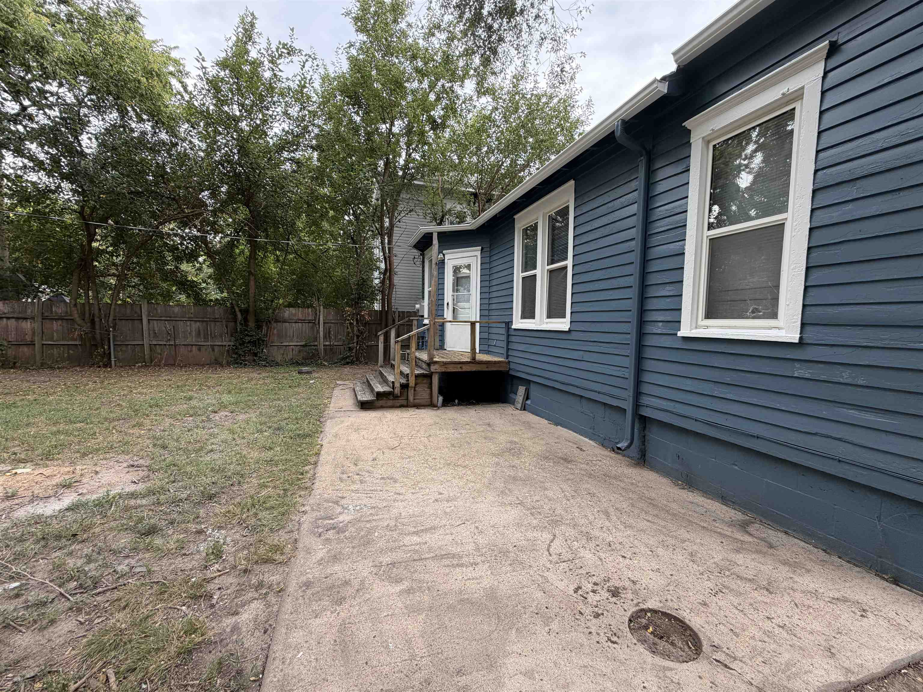 109 S West Pl. Property Photo 9