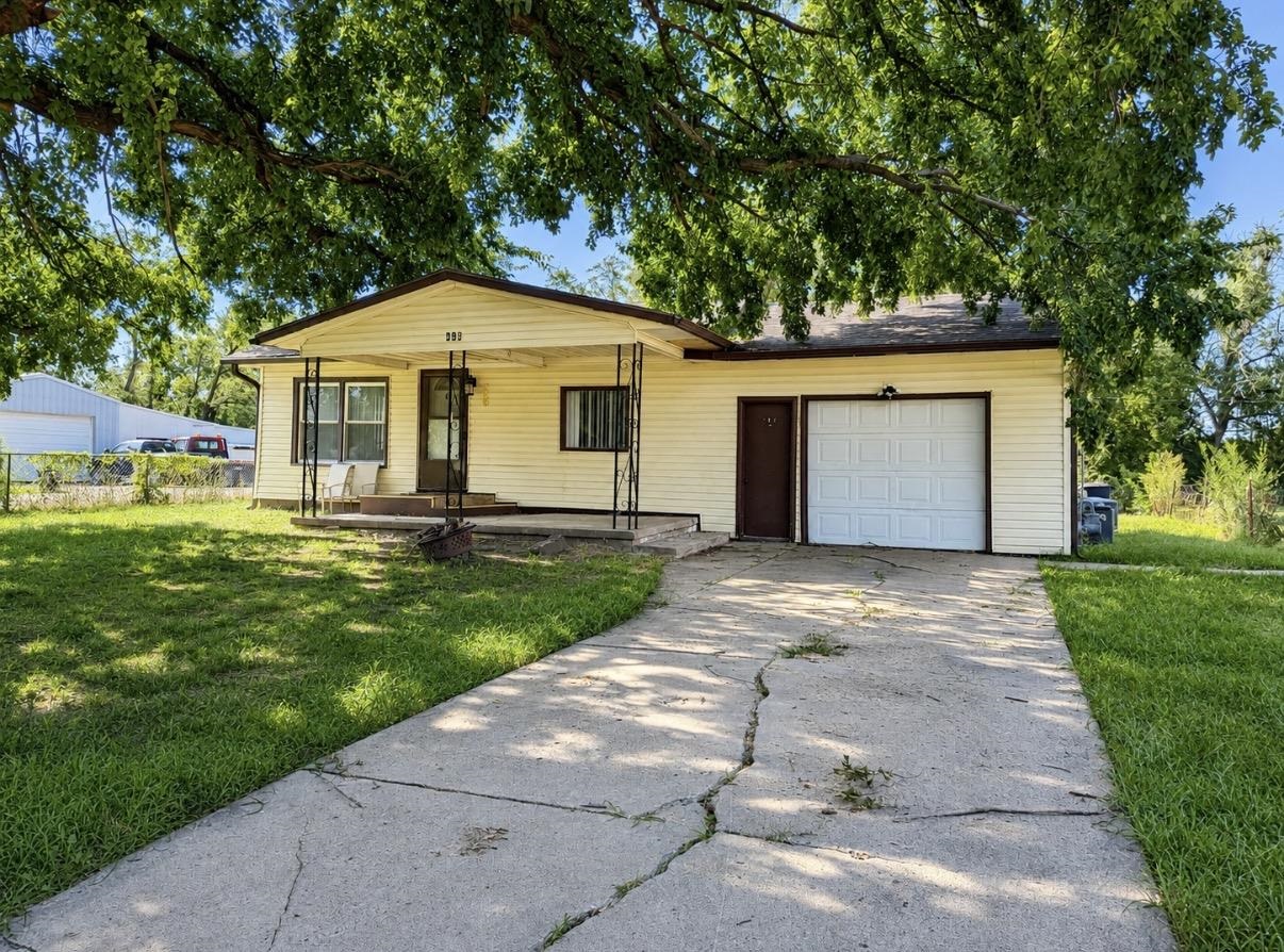 420 E Otis Ave Property Photo 1