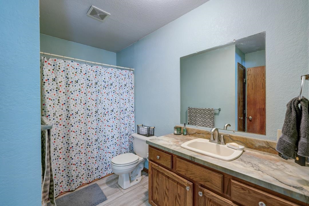 609 E 33rd Property Photo 20