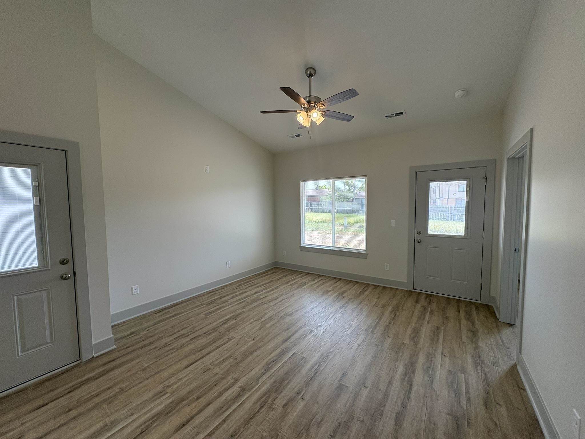 2965 S Bunker Hill Ct Property Photo 4
