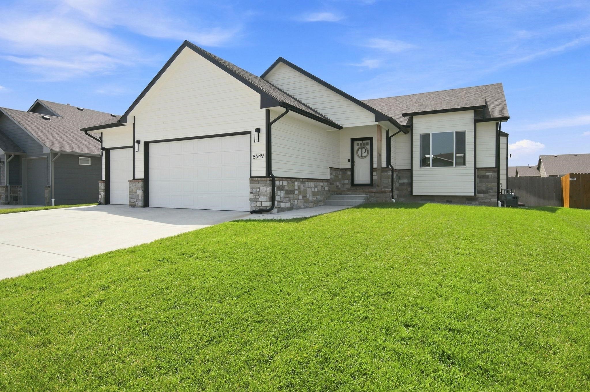 8649 E Chris Property Photo 1