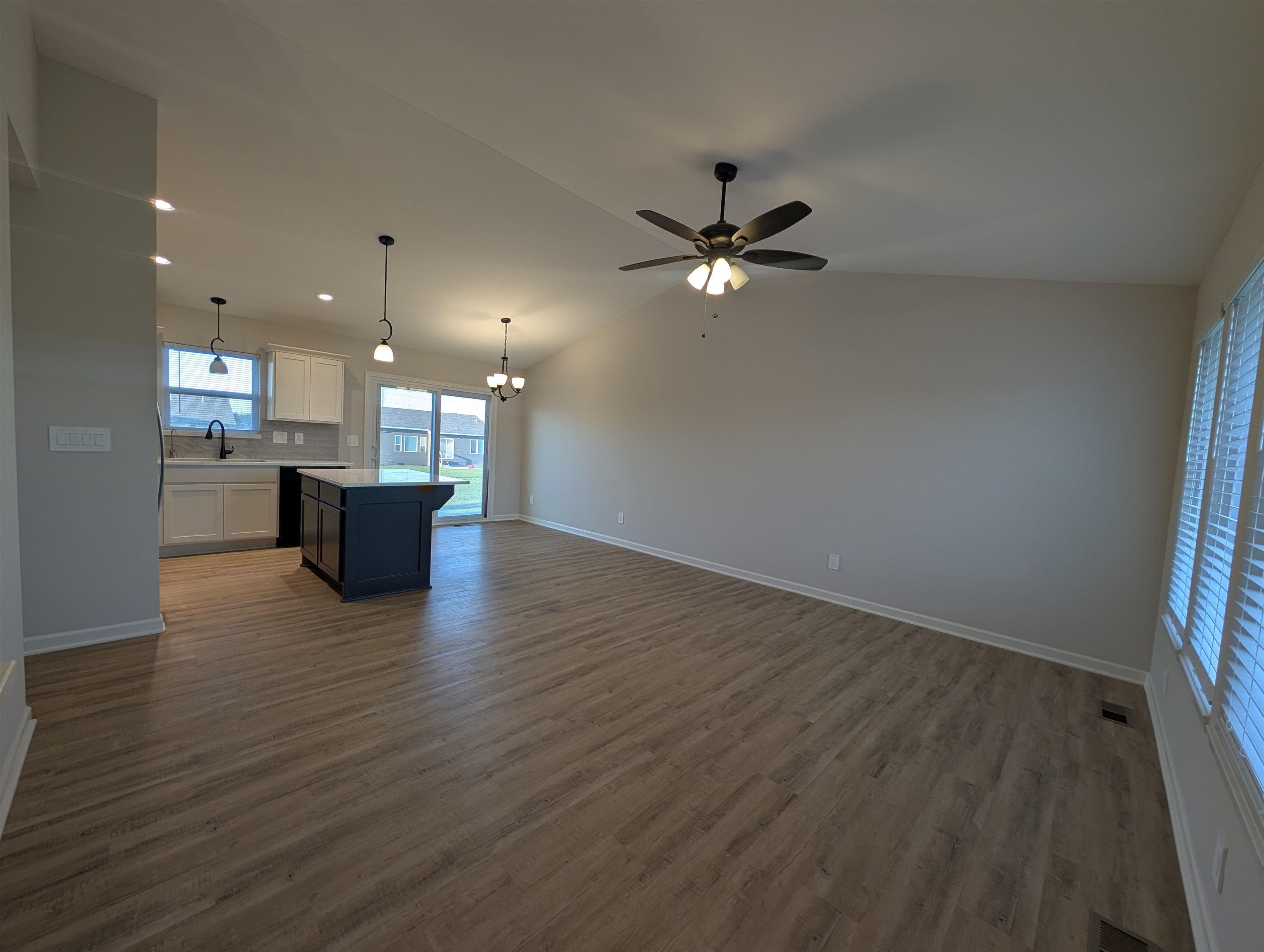 200 E Anniston Ct Property Photo 20