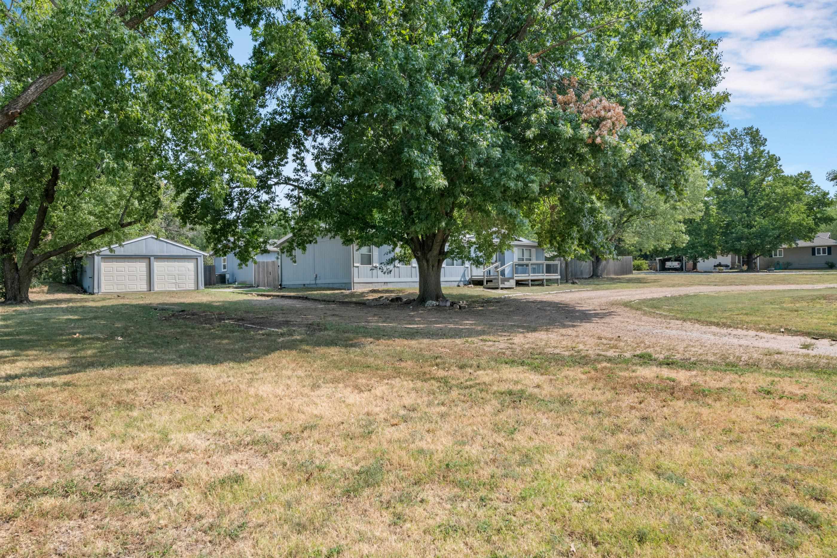 300 Williamson Dr Property Photo 2